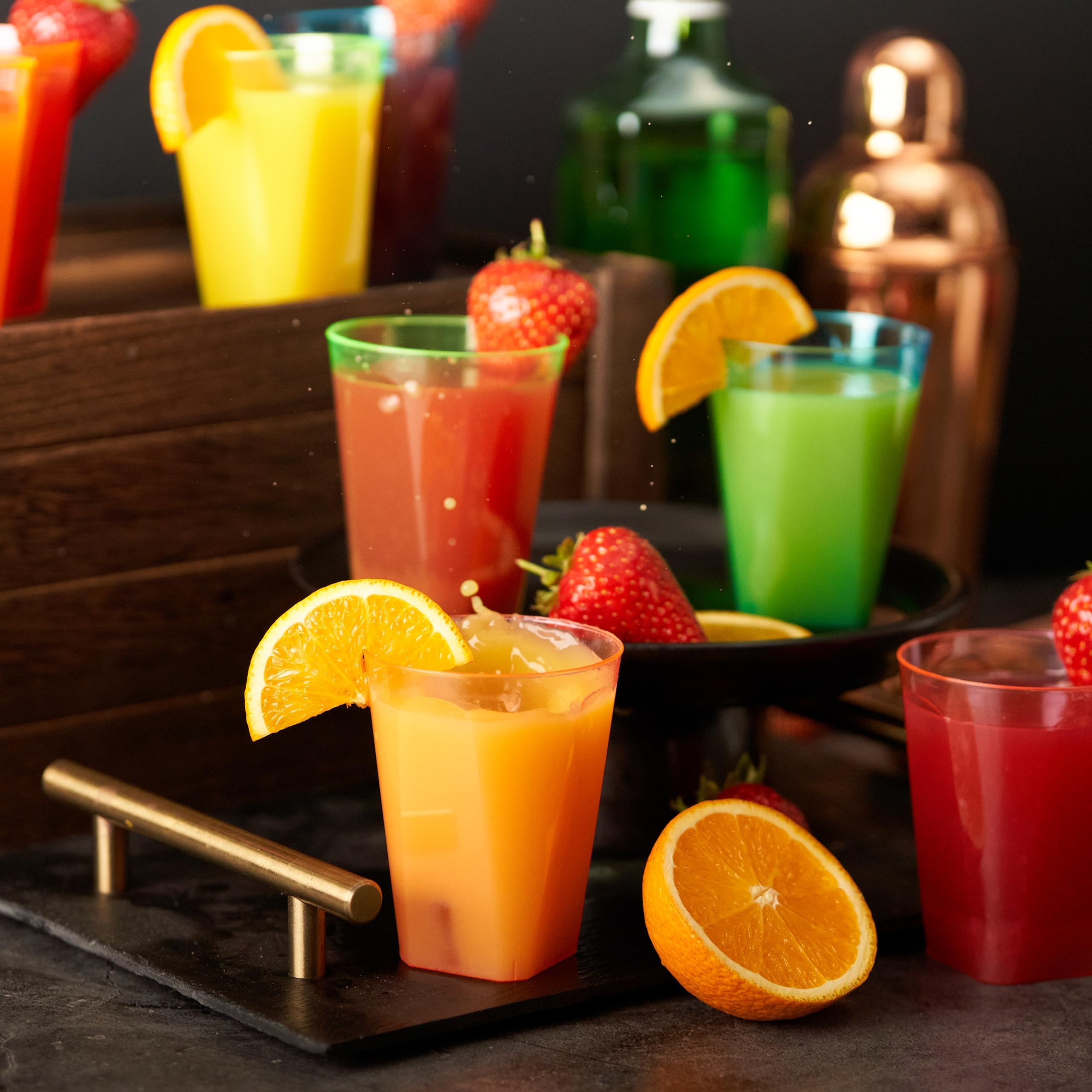 MATANA 240 Bunte Hartplastik Partybecher, 210ml - Neon Becher Schwarzlicht - Mehrweg Plastikbecher, Kunststoffbecher, Trinkbecher, Cocktailbecher für Geburtstage, Kinderfeste, Hochzeiten, Partys