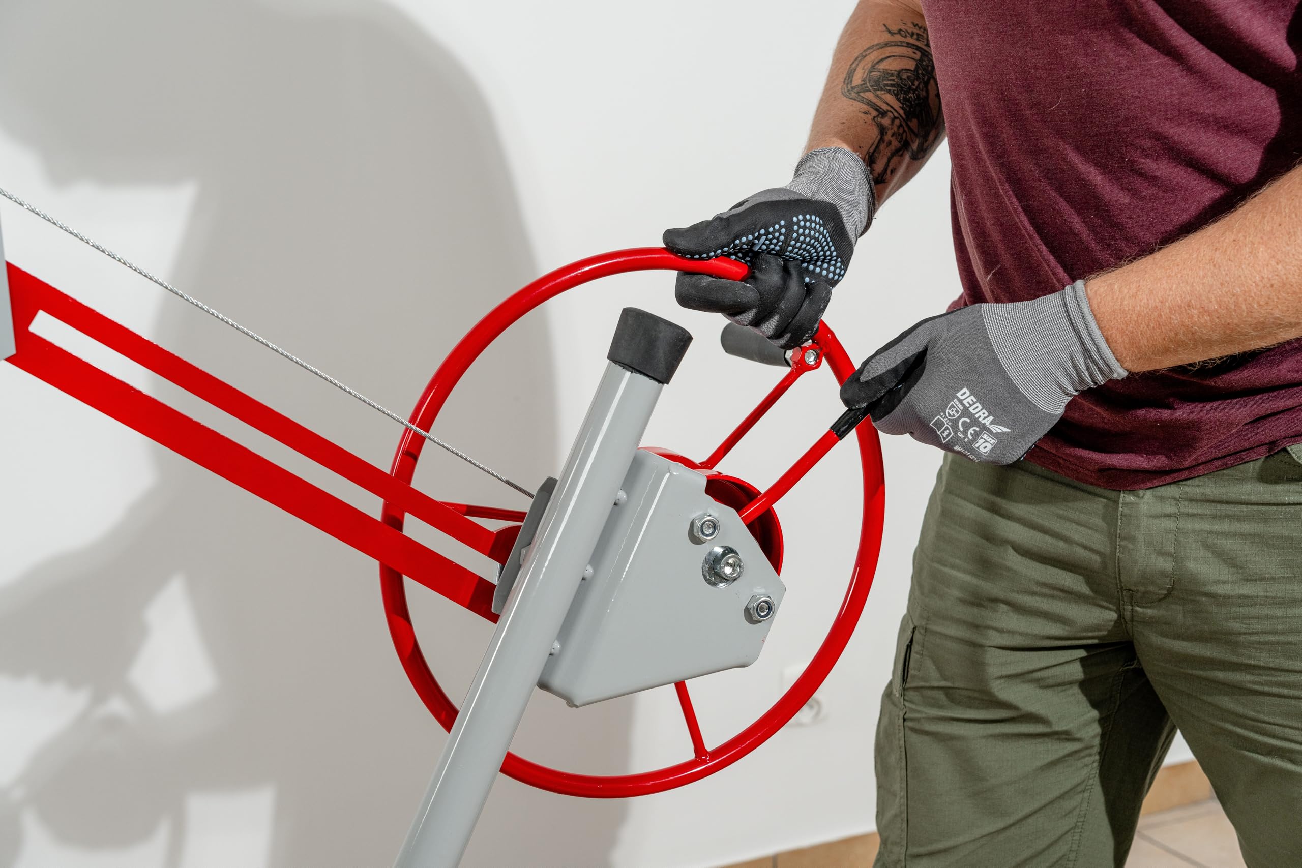 Plattenlift für Gipskartonplatten DEDRA, Hubhöhe 140–325 cm, Tragkraft 68 kg, Einfach Ein-Personen-Bedienung, Leicht zu transportieren und stabile Konstruktion