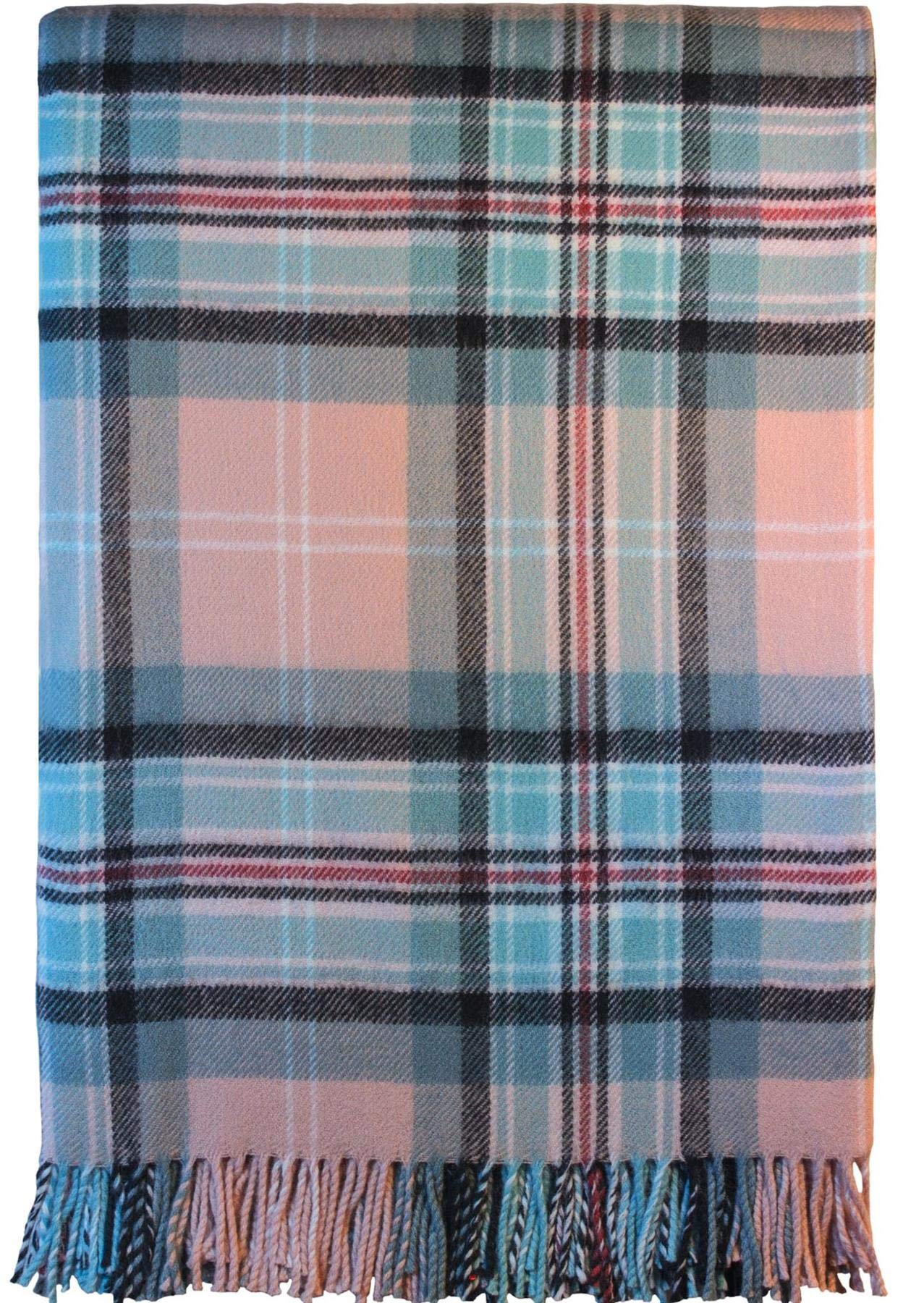 Couverture en laine d'agneau Diana Rose I LUV LTD pour un lit double élégant