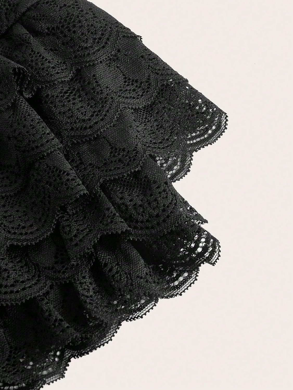 Verdusa Women's Y2K Lace Ruffle Shorts Tiered Layered Bloomers Elastic Low Waist Micro Shorts - Image 4