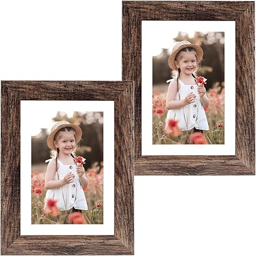 Capcillin Juego de 2 portarretratos de madera de 5 x 7 pulgadas, color marrón rústico, cada marco con paspartú, para exhibir fotos de 5 x 7 sin