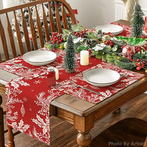 Miniatura 5 de Artoid Mode Juego de 4 manteles individuales de Navidad con ramas de pino y hojas de acebo, 12 x 18 pulgadas, manteles individuales de invierno para