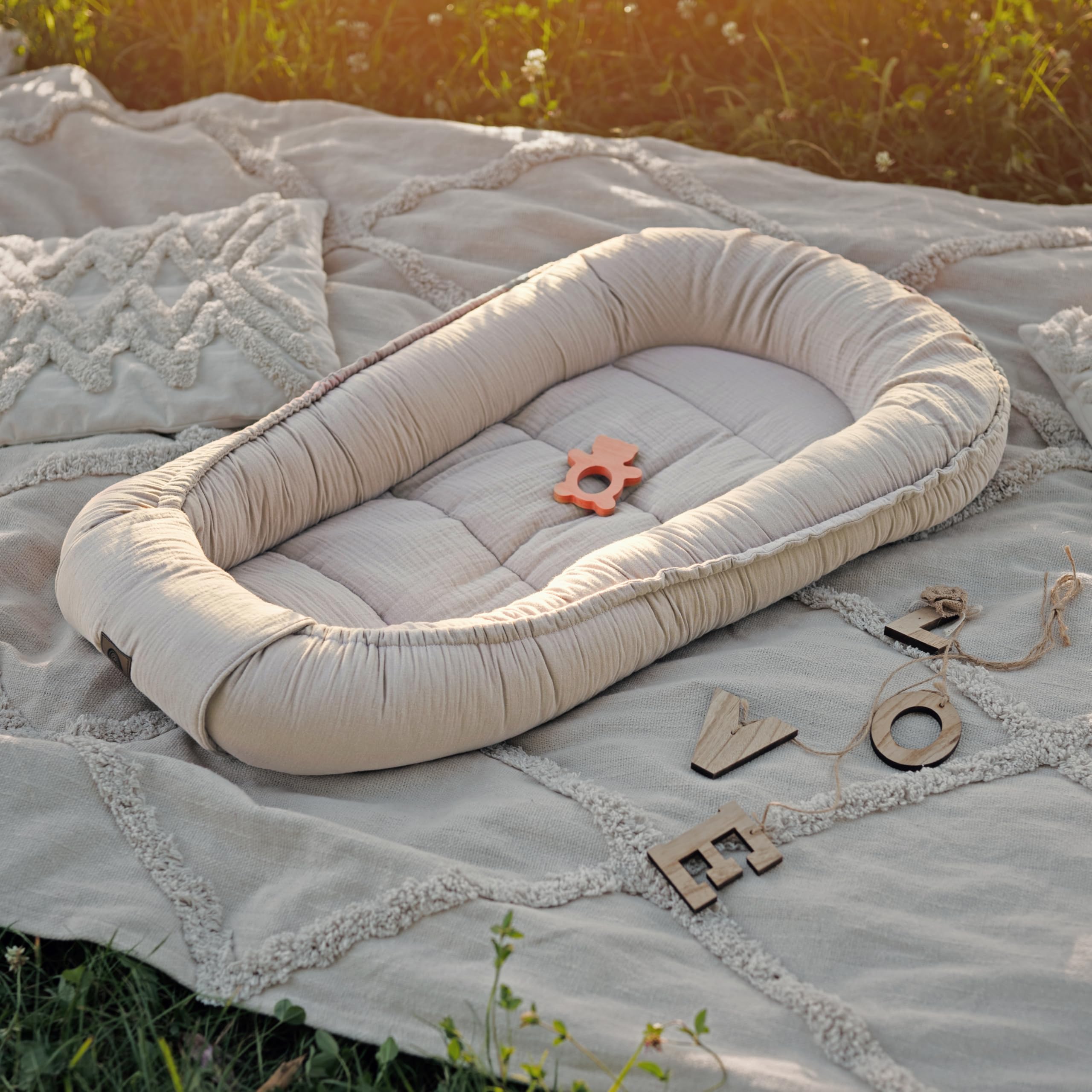 PIMKO Babynest Babynestchen für Baby Kuschelnest Babykokon für Säuglinge und Neugeborene Nestchen 60 x 90 cm 100% Baumwolle Musselin - Beige Latte