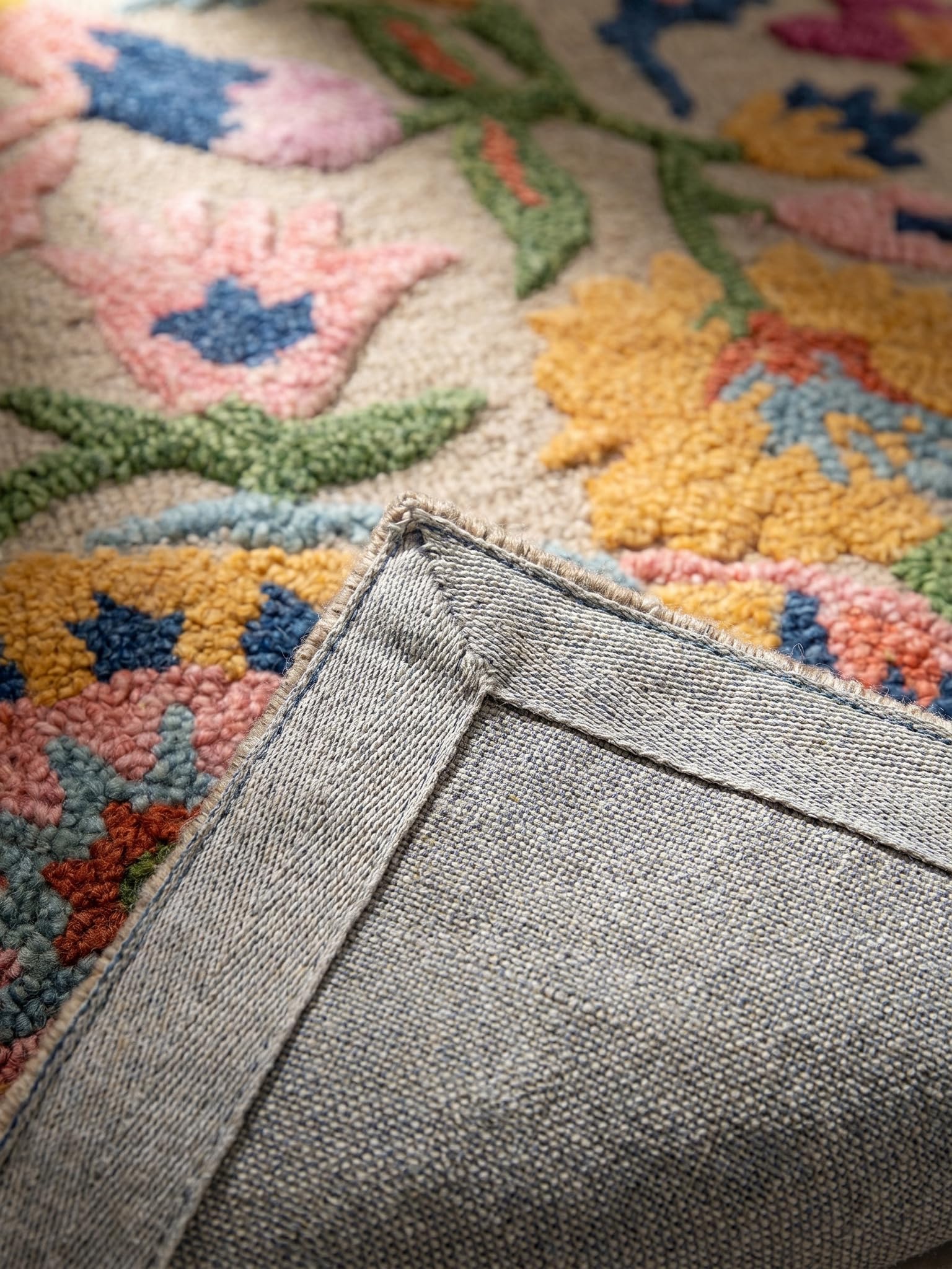 Tapis en Laine Motif Floral Dense et Robuste Multicolore 140 x 200 cm Salle à Manger | Hedda