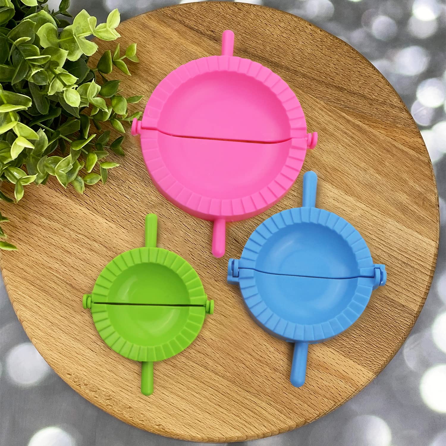 Kukifun 3Pcs Dumpling Maker, Different Size Easy Plastic Gyoza Model Kitchen Baking Accessories for Family Gathering Picnic Christmas New Year's Day