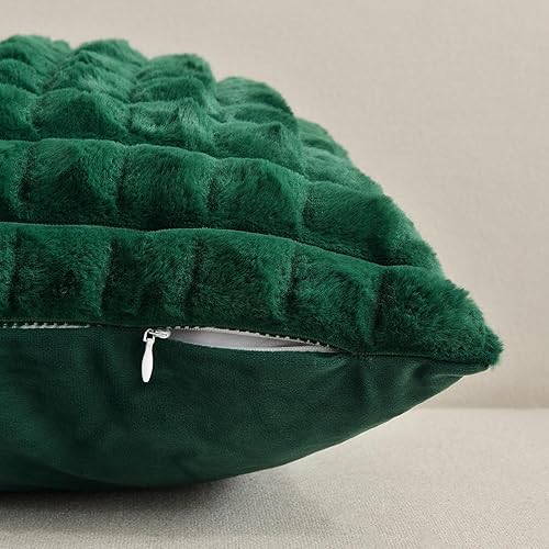 Miniatura 3 de FUTEI Juego de 2 fundas de almohada decorativas de color verde esmeralda de 22 x 22 pulgadas, fundas de cojín cuadradas, piel sintética de conejo