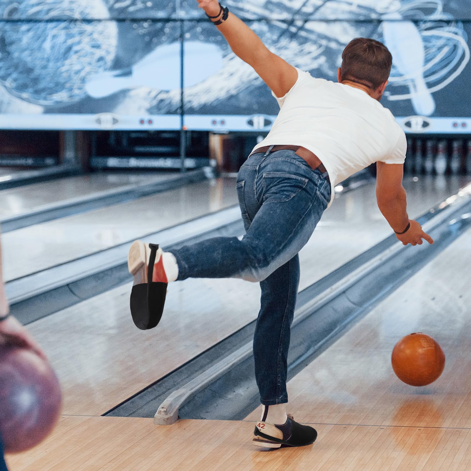 HJZHII 1 Pairs Bowling Shoe Slide, Black Bowling Shoe Cover Stretchable Universal Sole Slide Covers with Elastic Band Bowling Accessories for Men Women Bowler Playing Ball and Dancing