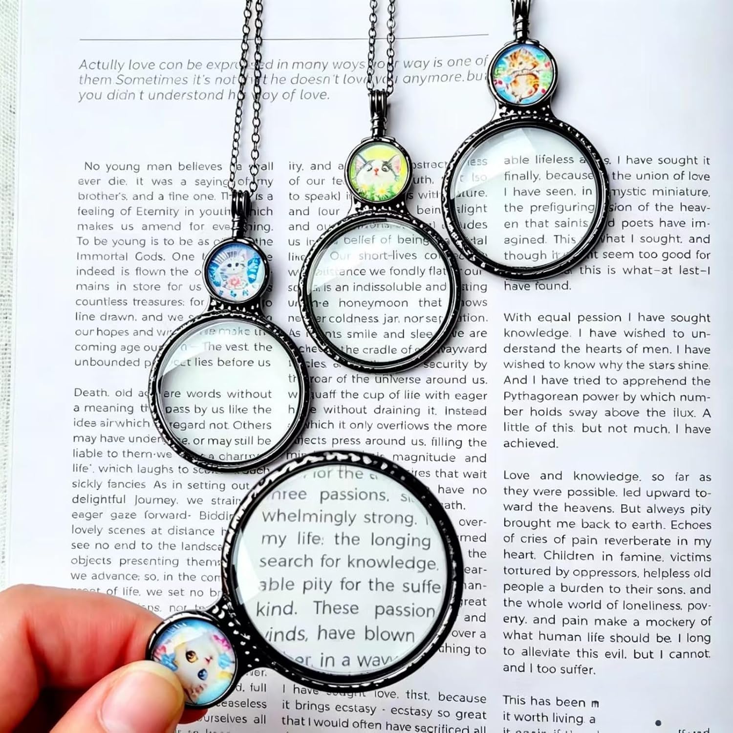 2 Women's Magnifying Glass Necklaces 10x Magnifier Cat Pendant with Long Chain Vintage Reading Magnifier (Blue)