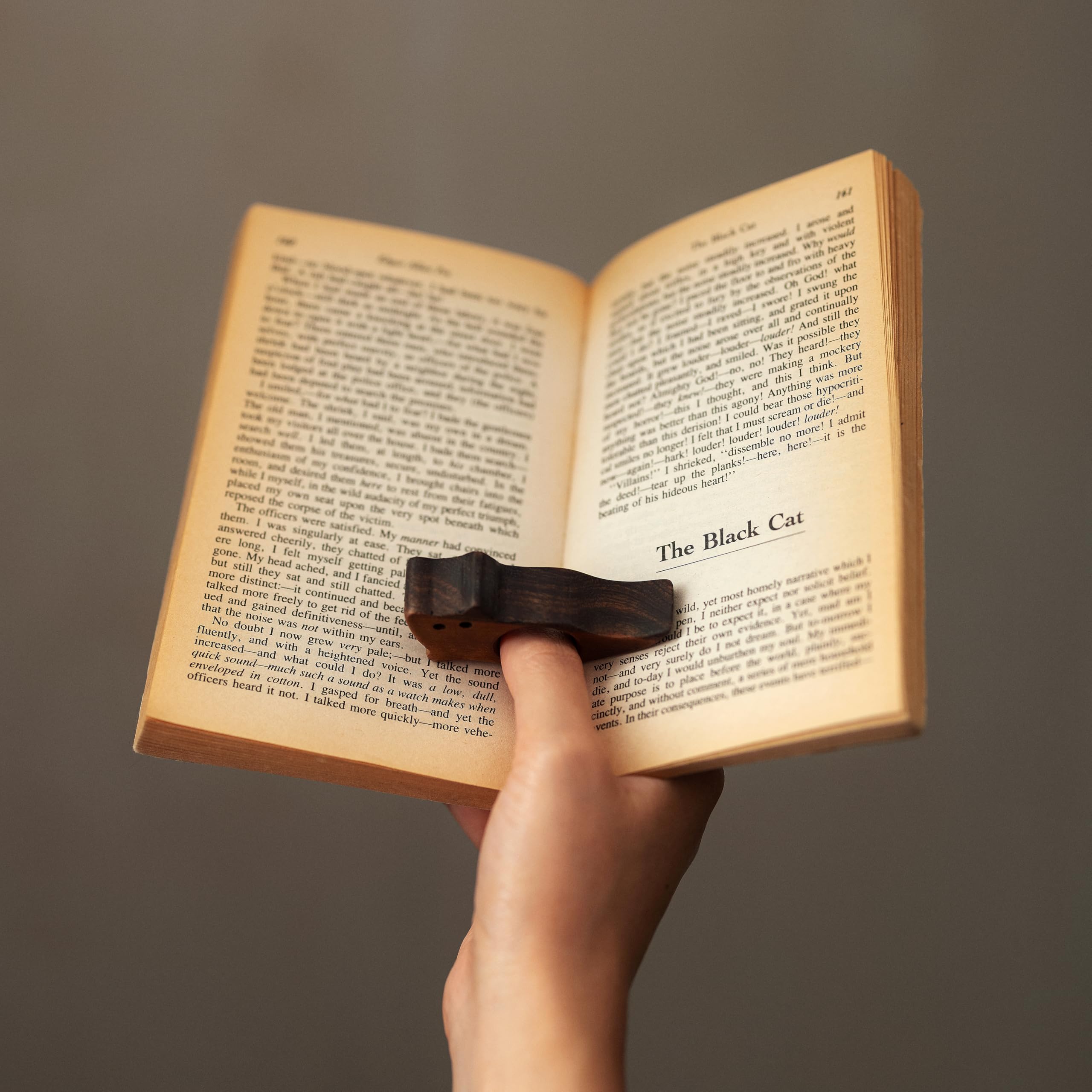 TILISMA Soporte para páginas de libro de nogal natural, marcapáginas, regalo para lectores