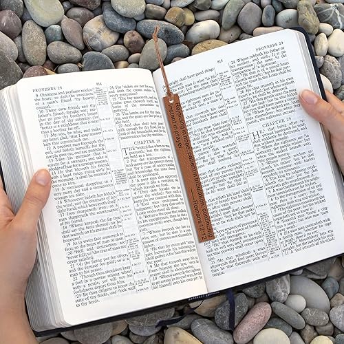 Vista 10 de Roowest 20 marcadores de libros inspiradores de la Biblia, regalos religiosos, marcapáginas de cuero cristiano, suministros para la iglesia