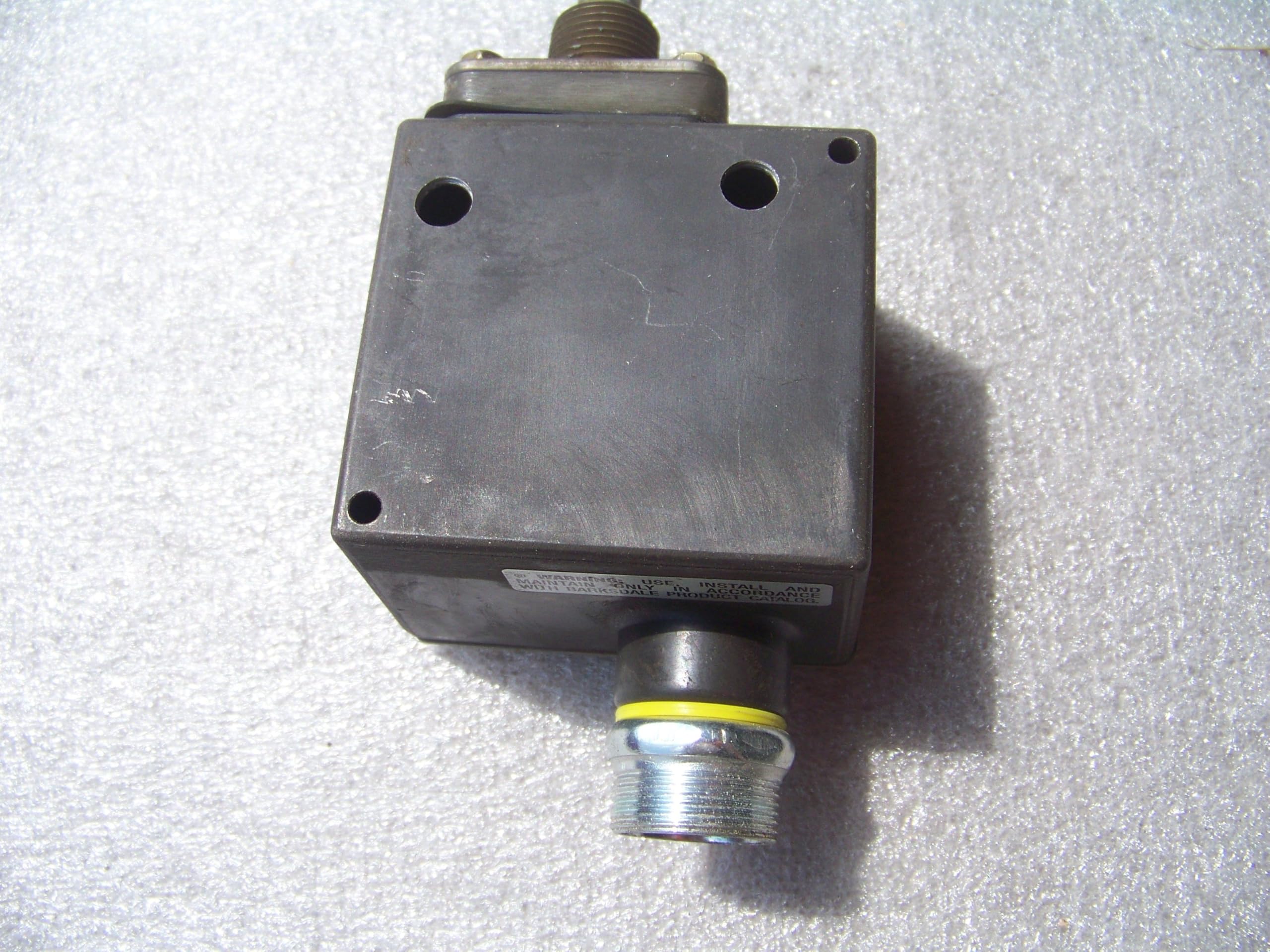 E1H-H90-P6-BR Pressure Actuator Switch, Piston Design