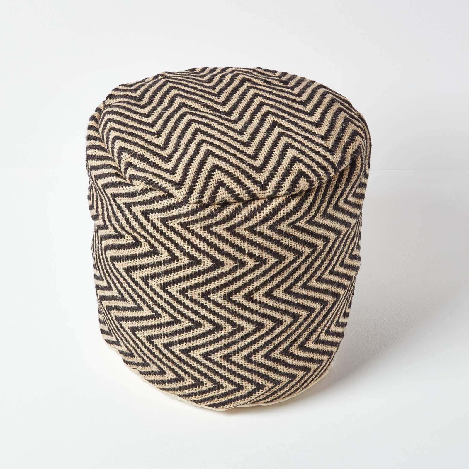 HOMESCAPES Pouf en Jute Motif Chevron Coloris Noir 45 x 40 cm