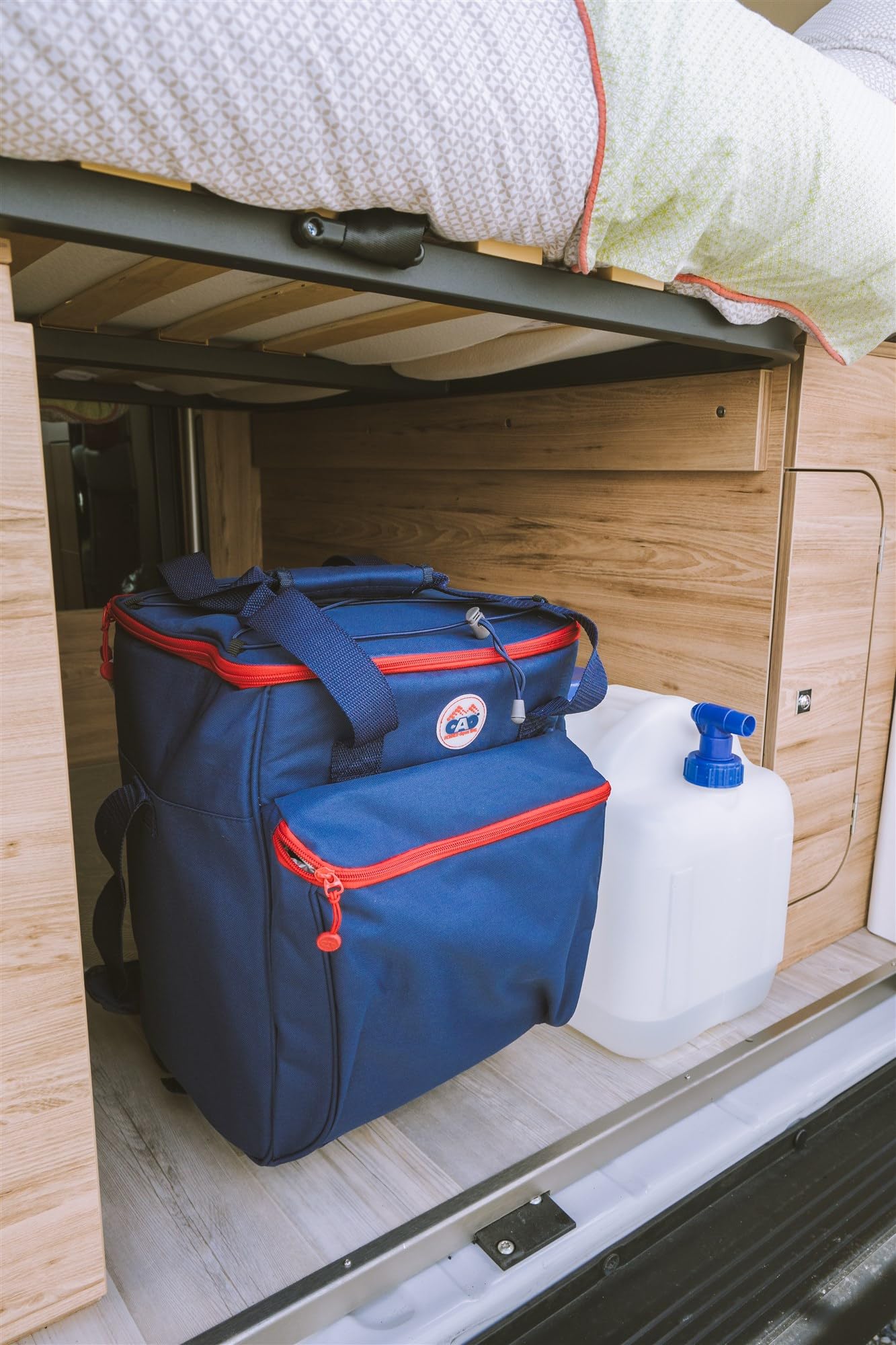 C.A.O. - Glacière Trolley 32 litres en Polyester 600D / EVA/Mousse PE - Couleur Bleu Nuit - Longueur 41 cm - Largeur 31 cm - Hauteur 25 cm