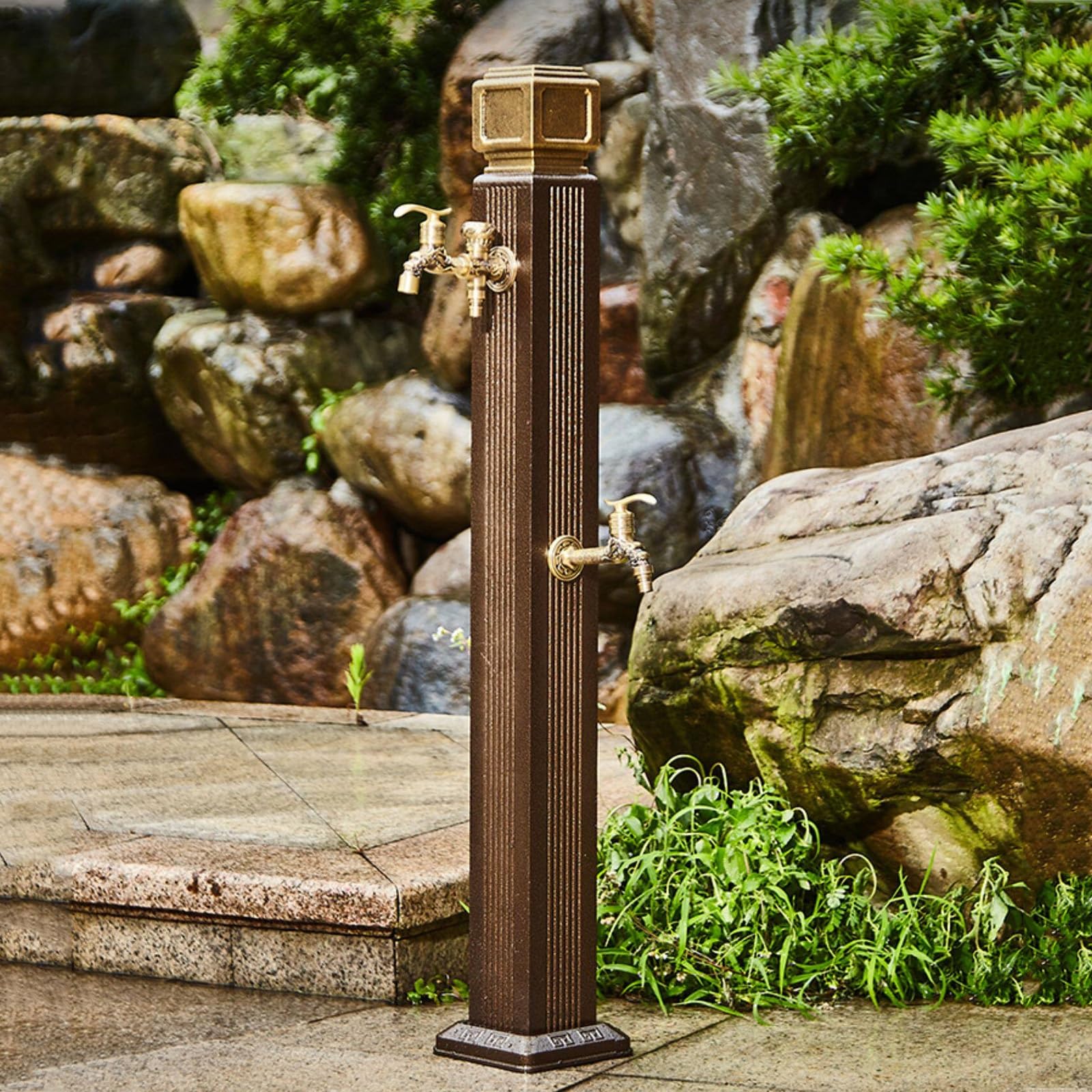 Grifo exterior de doble salida con columna vertical para evitar fugas