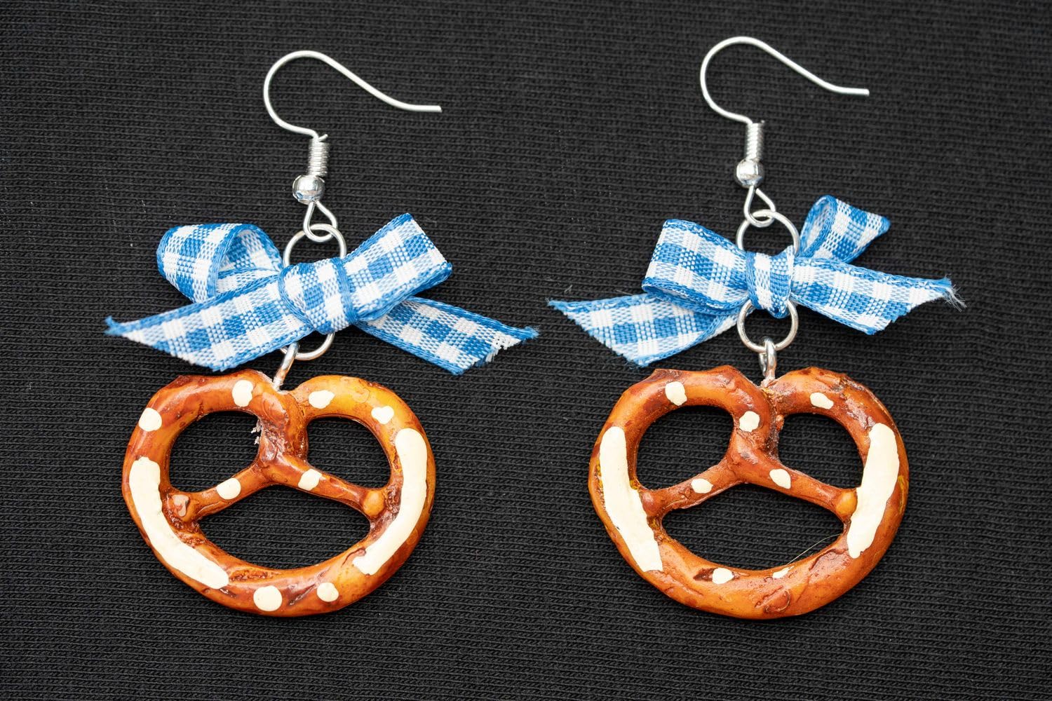 Miniblings Brezel Oktoberfest Wiesn Breze Brezn Schleife kariert - Handmade Modeschmuck I Ohrhänger Ohrschmuck versilbert