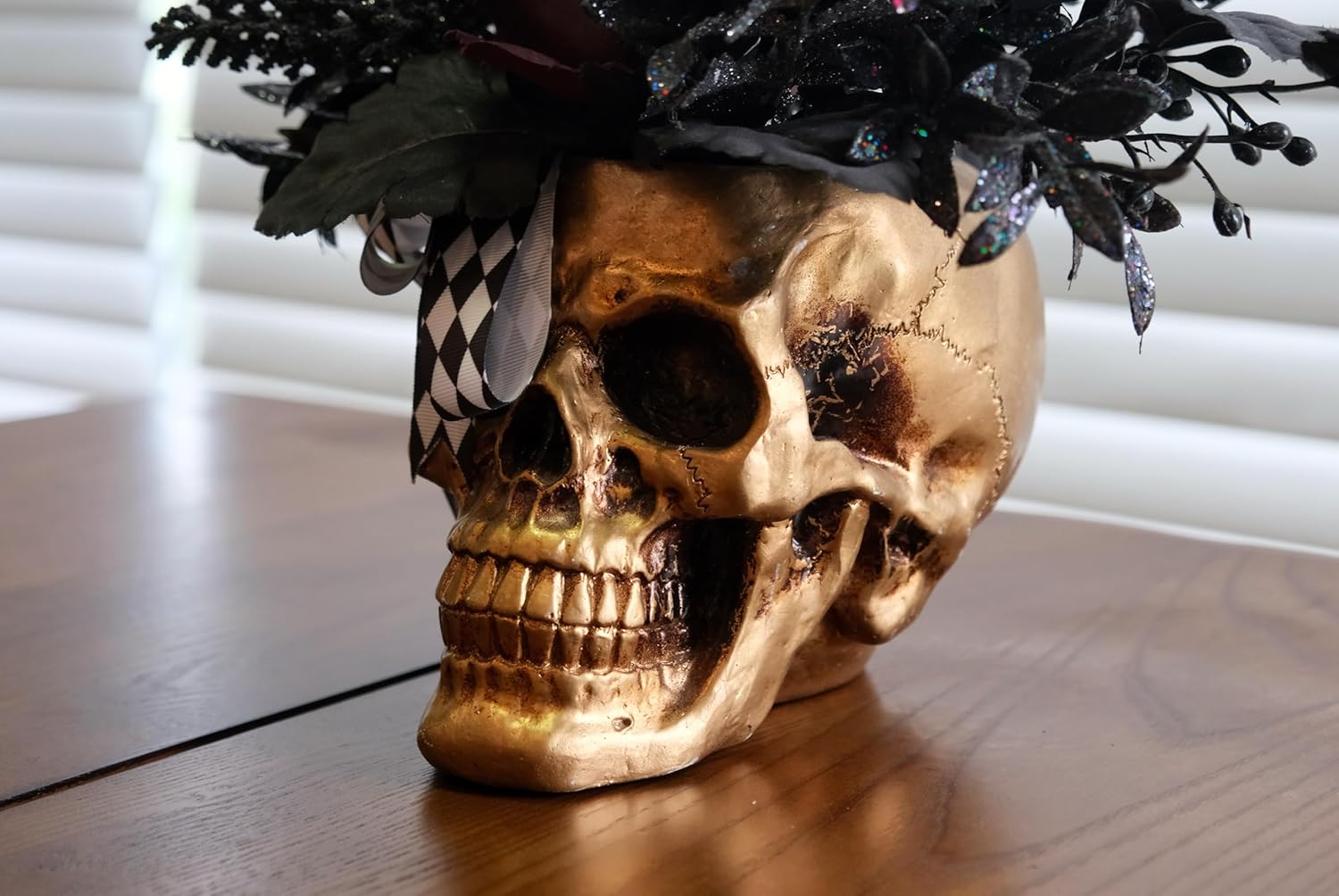 Halloween Decor, Gold Resin Skull Planter with Faux Plants Halloween Skull Decor for Home Coffee Table Bookshelf Dining Table Centerpiece, 14" H (Gold/Black/White/Red)