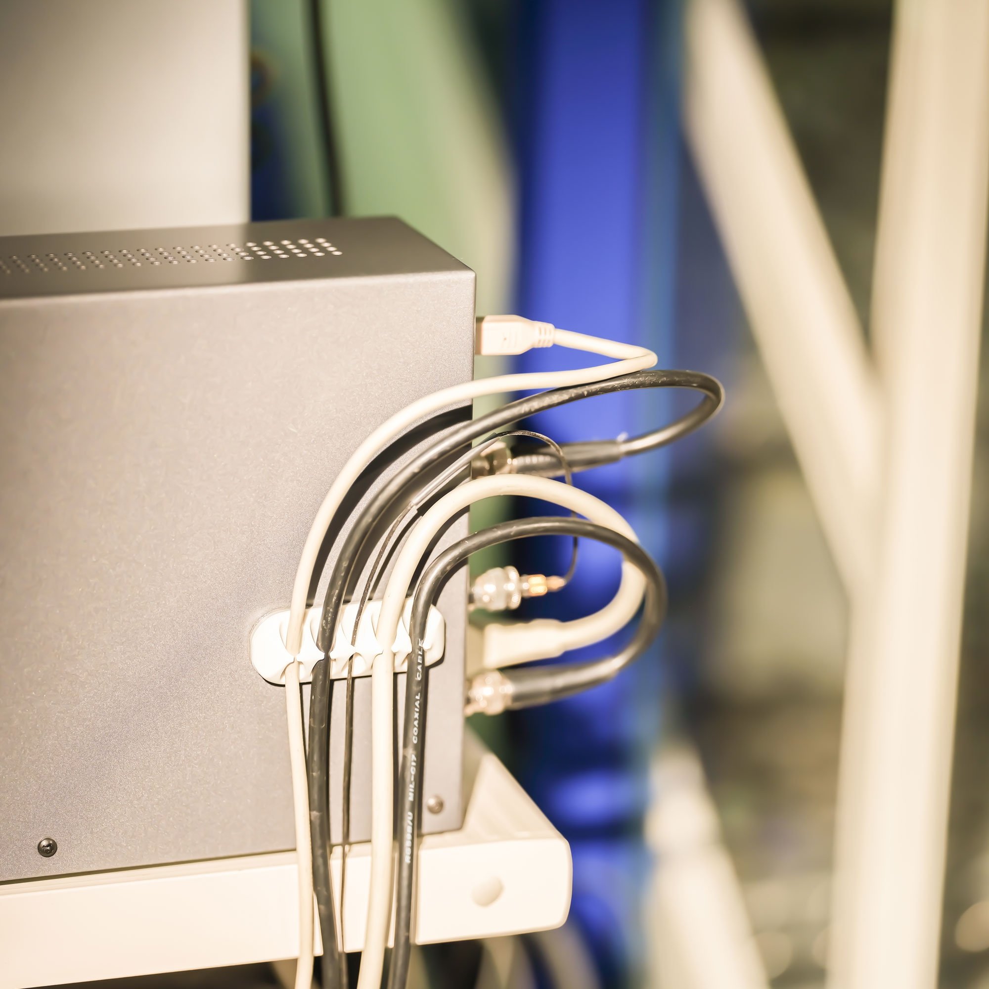 Amazon.co.jp: iSHOXS Self-Adhesive ケーブル クリップ、ケーブル主催