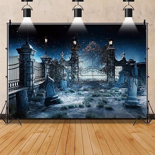 Miniatura 4 de AOFOTO Telón de fondo de cementerio nocturno de Halloween de 6 x 4 pies para fotos, cielo estrellado, hierba salvaje, edificio antiguo, valla de
