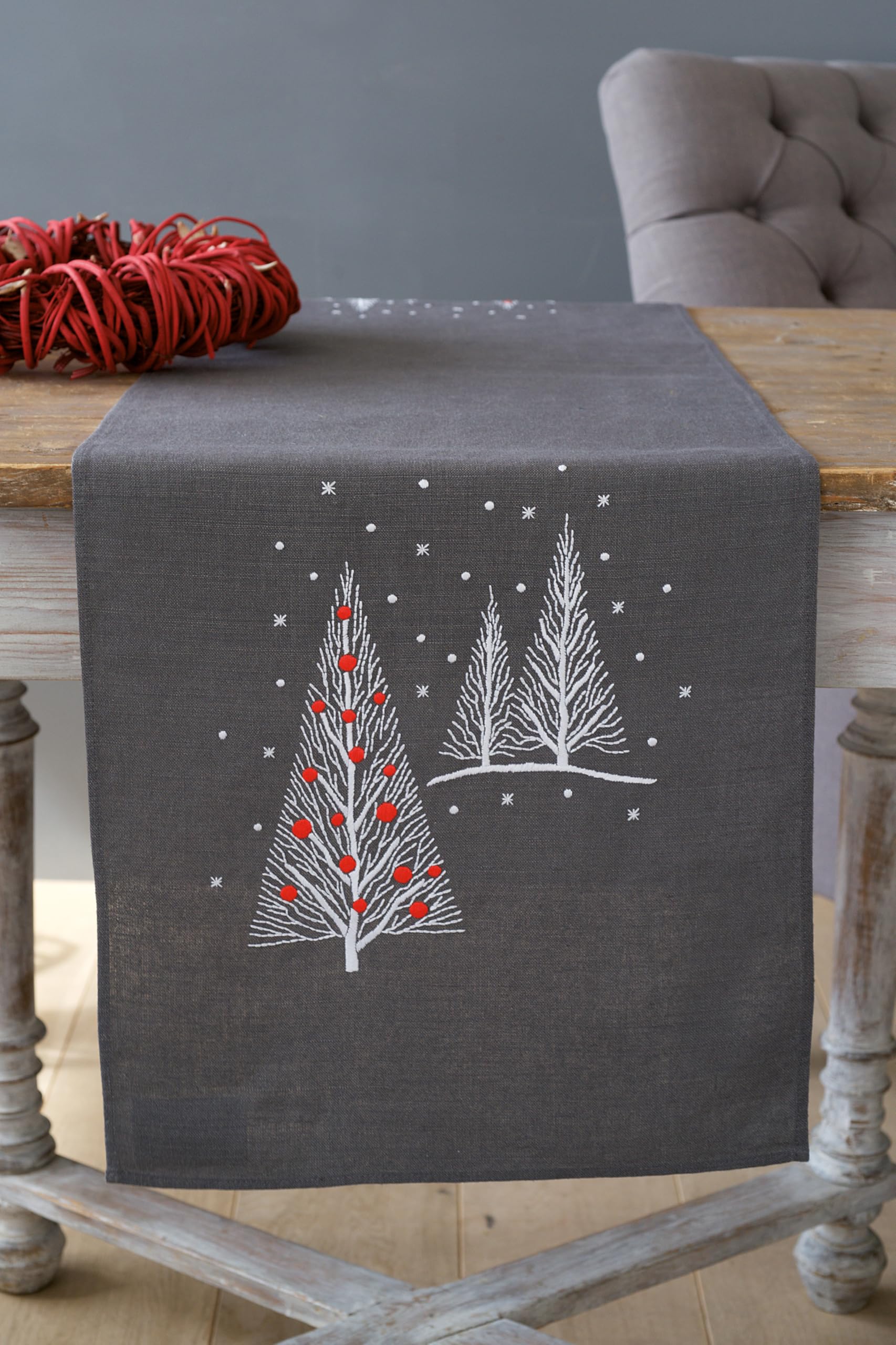 VERVACO Kit Centrotavola Ricamo Prestampato Alberi di Natale Set Ricamo Biancheria da Tavola 38 x 138 cm Set Fai da Te Creativo Size Kit Hobby Creativi Adulti Casa Decor Embroidery Embroidery Runner