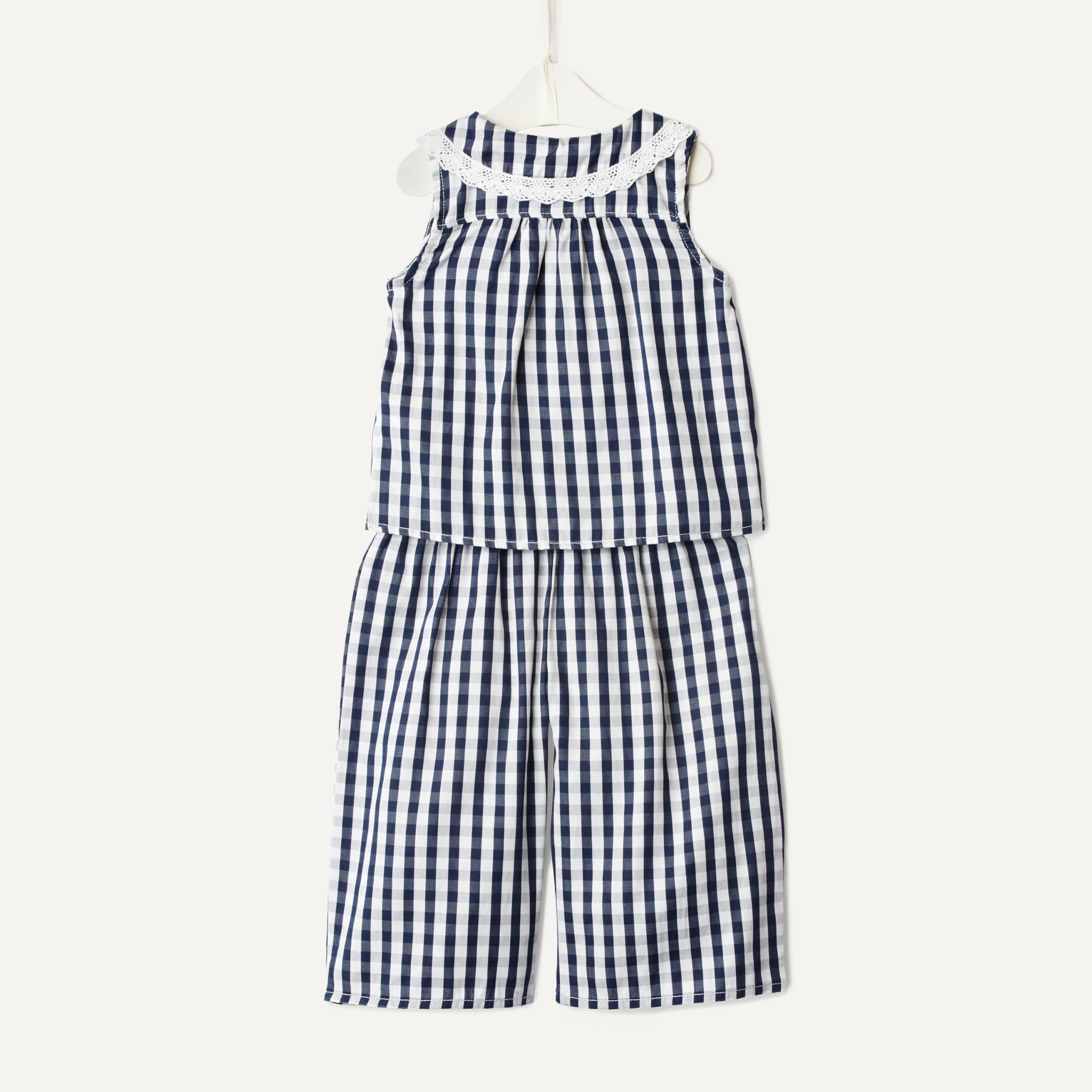 Amazon Essentials x Sofia Grainge Toddlers and Baby Girls' Cotton Sateen Sleeveless Top and Pants Play Set - 5
