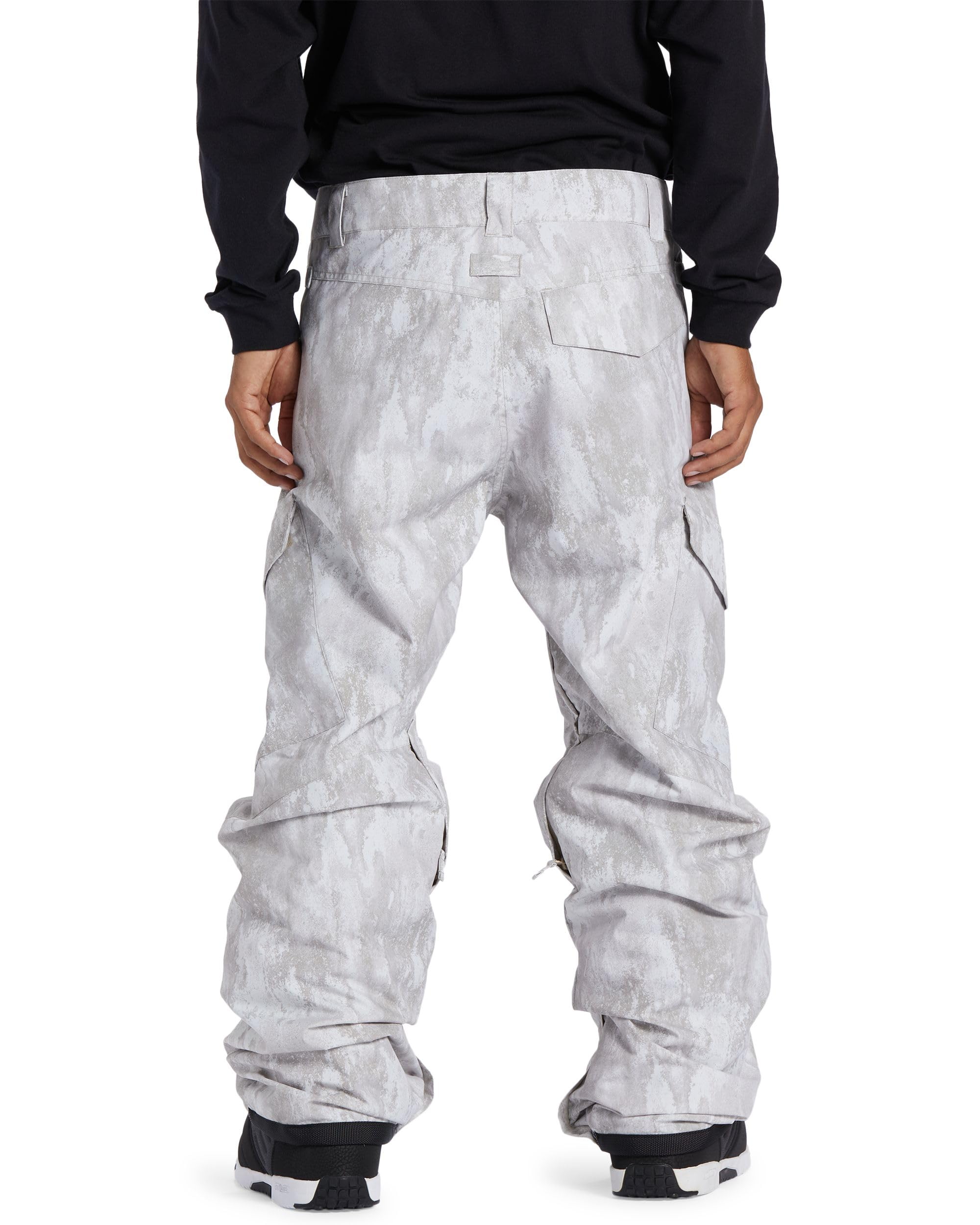 DC Pantaloni da snowboard isolati da uomo