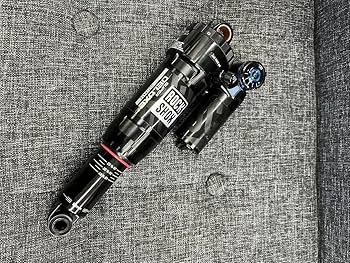 RockShox Super Deluxe 黒 リアサスペンション Super Deluxe | RockShox