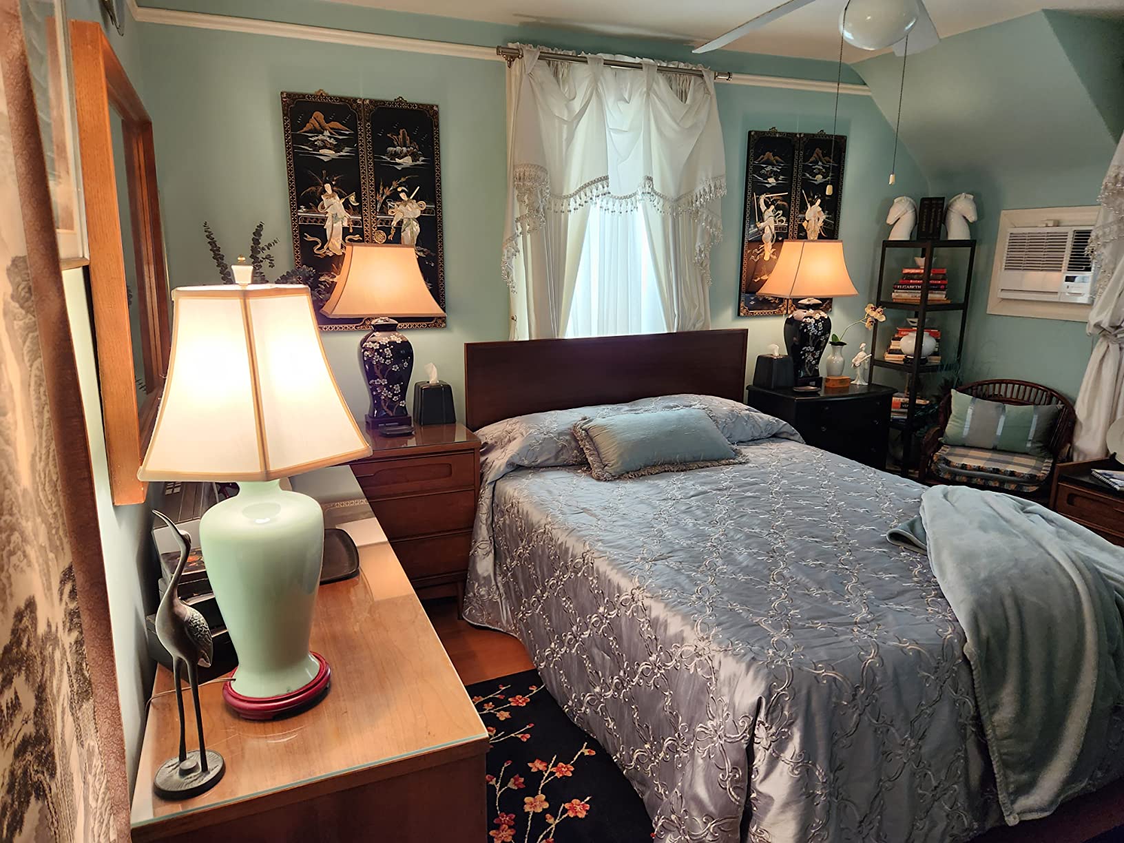 36/mo Finance ZINUS Raymond Wood Platform Bed Frame with Adjustable Wood Headboard / Solid