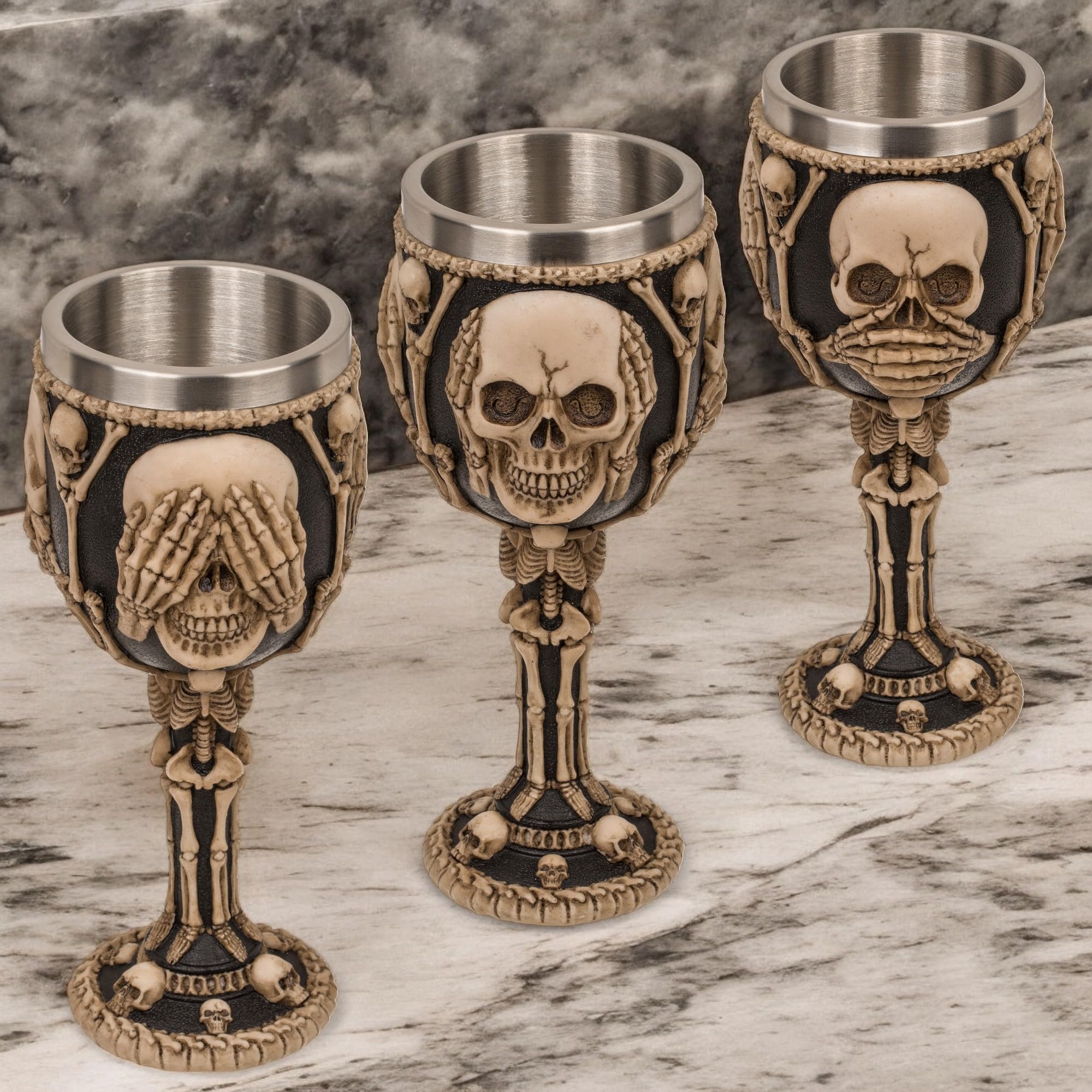 MIJOMA 3D-Totenkopf Weinglas Becher – Schädelbecher aus Kunststein und Edelstahl, mittelalterlicher Wikinger Krug, 300ml Fassungsvermögen (sieh nicht, hör nicht, sprich nicht)