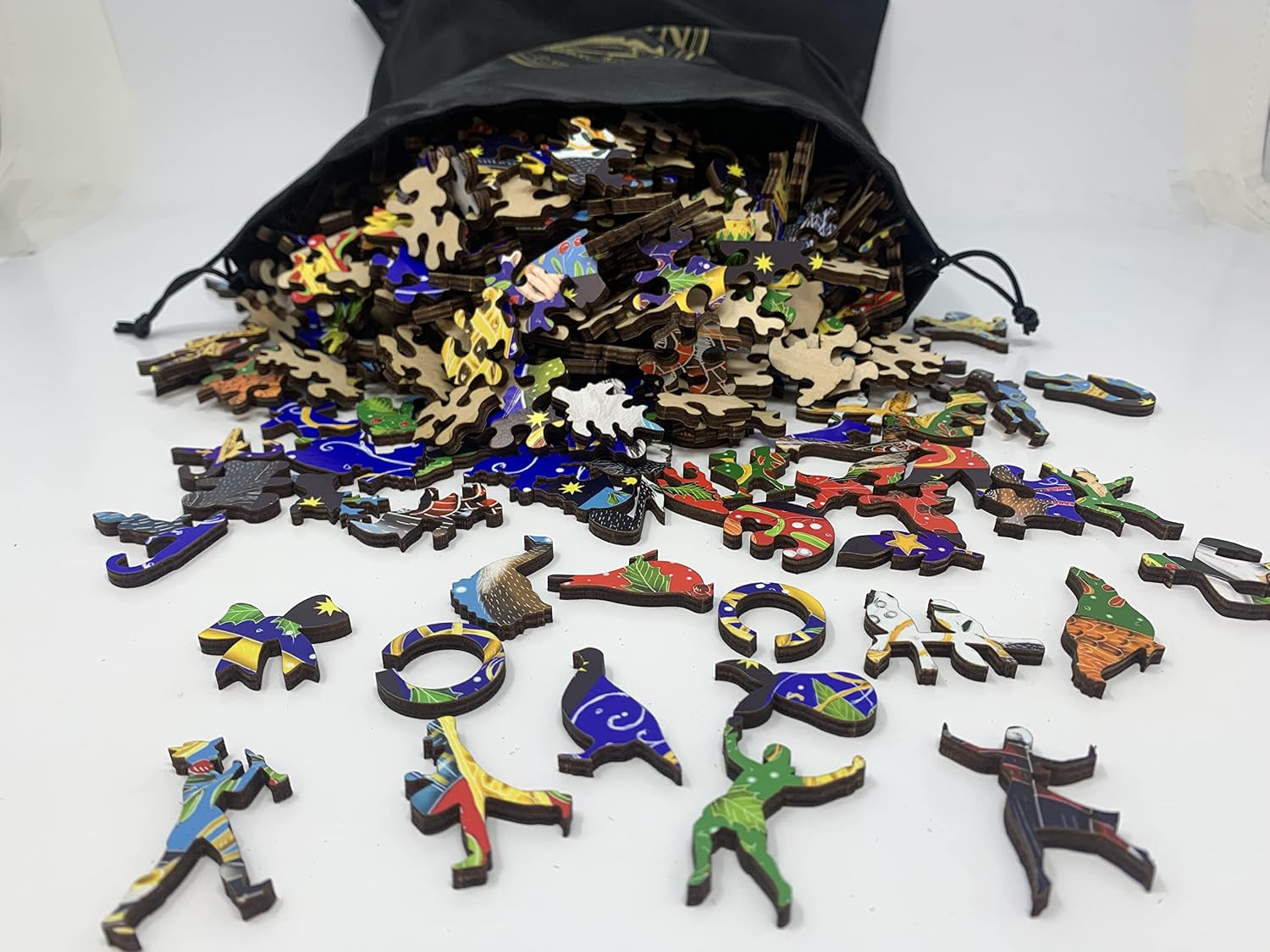 Wooden Christmas Jigsaw Puzzle for Adults - Twelve Days of Christmas- 801 Unique Wooden Pieces - Made in The USA by Nautilus Puzzles