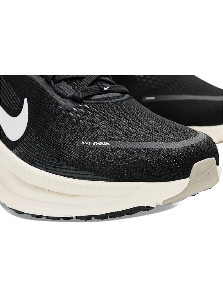 Black Nike Vomero 18