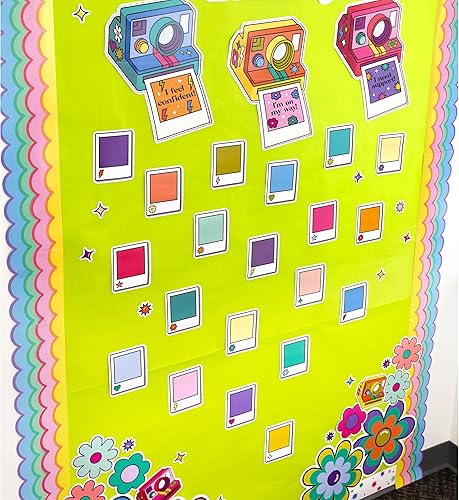 Miniatura 7 de Happily Ever Elementary Retro Remix - Tablón de anuncios de 36 piezas, auriculares vintage, cintas de casete retro, cámara, teléfono, patines de los