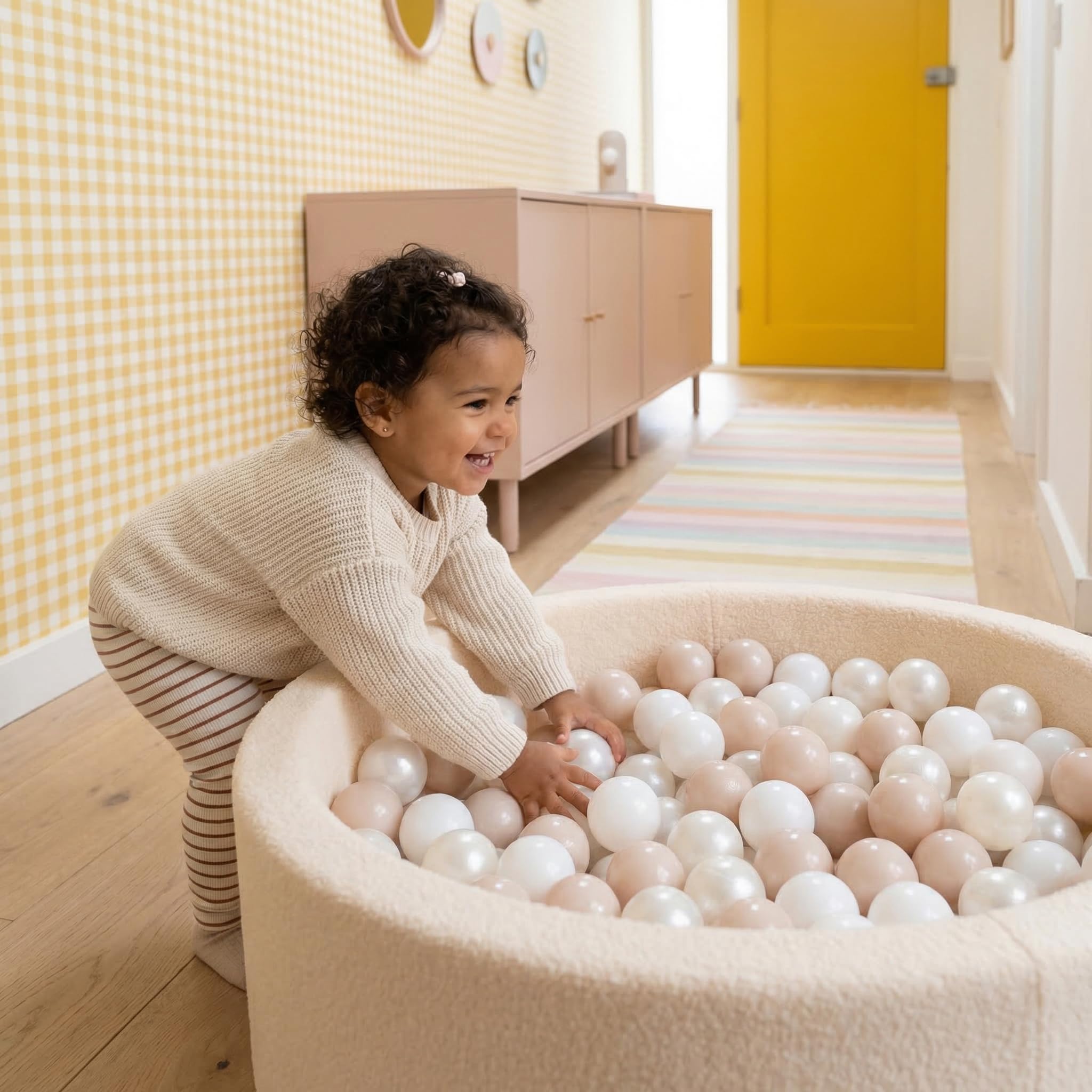 KiddyMoon Bällebad Für Baby Mit Teddy-Plüsch, Größere 7 cm Bälle Für Eine Vollere Füllung, Ab 8 Monaten, Abnehmbarer Bezug