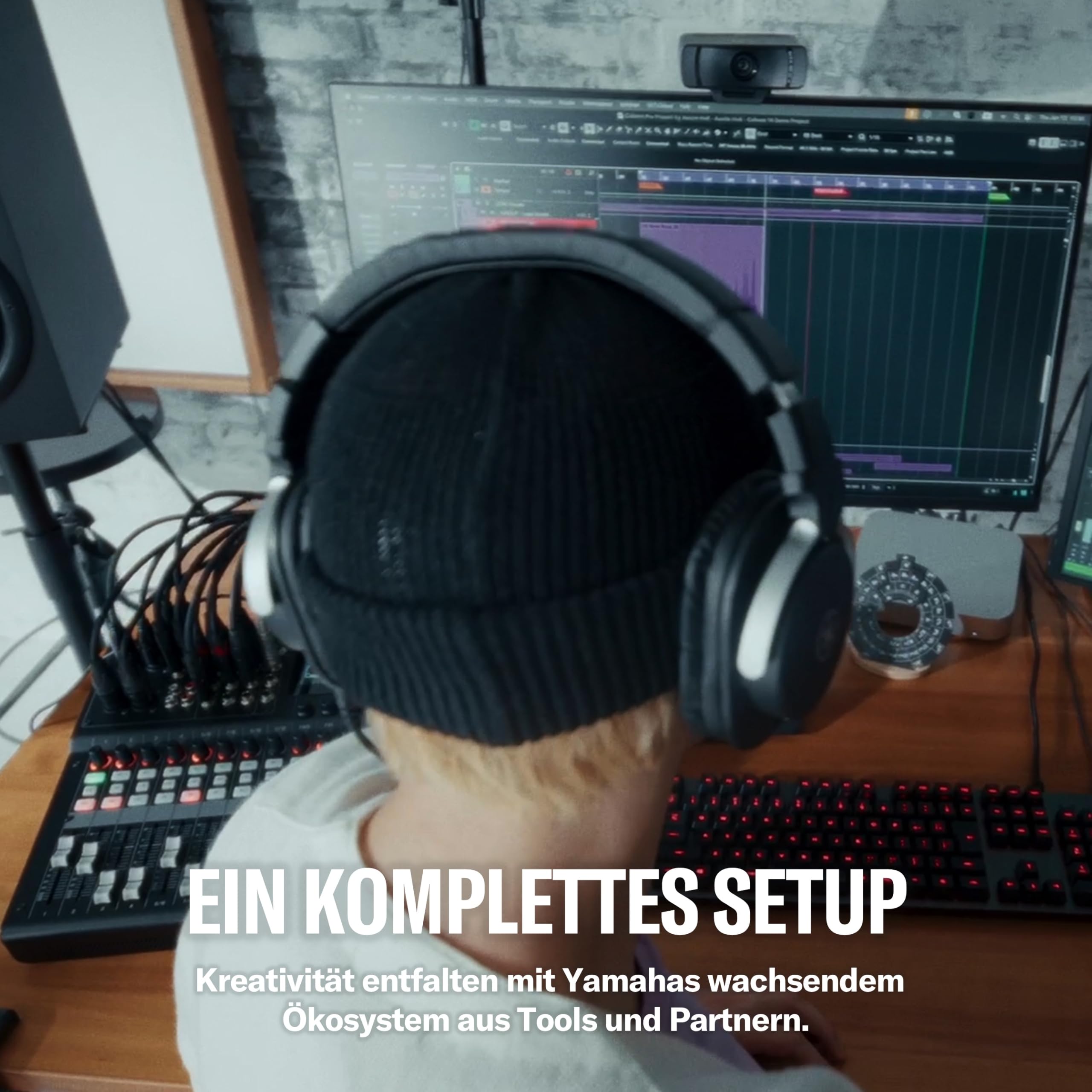 YAMAHA MGX12 Digitaler Audio-Mixer mit Touch-LCD, Bluetooth, Schwarz | Kompakter Audio-Mixer mit Dual-USB, microSD-Mehrspuraufnahme und intelligenten Audio-Tools
