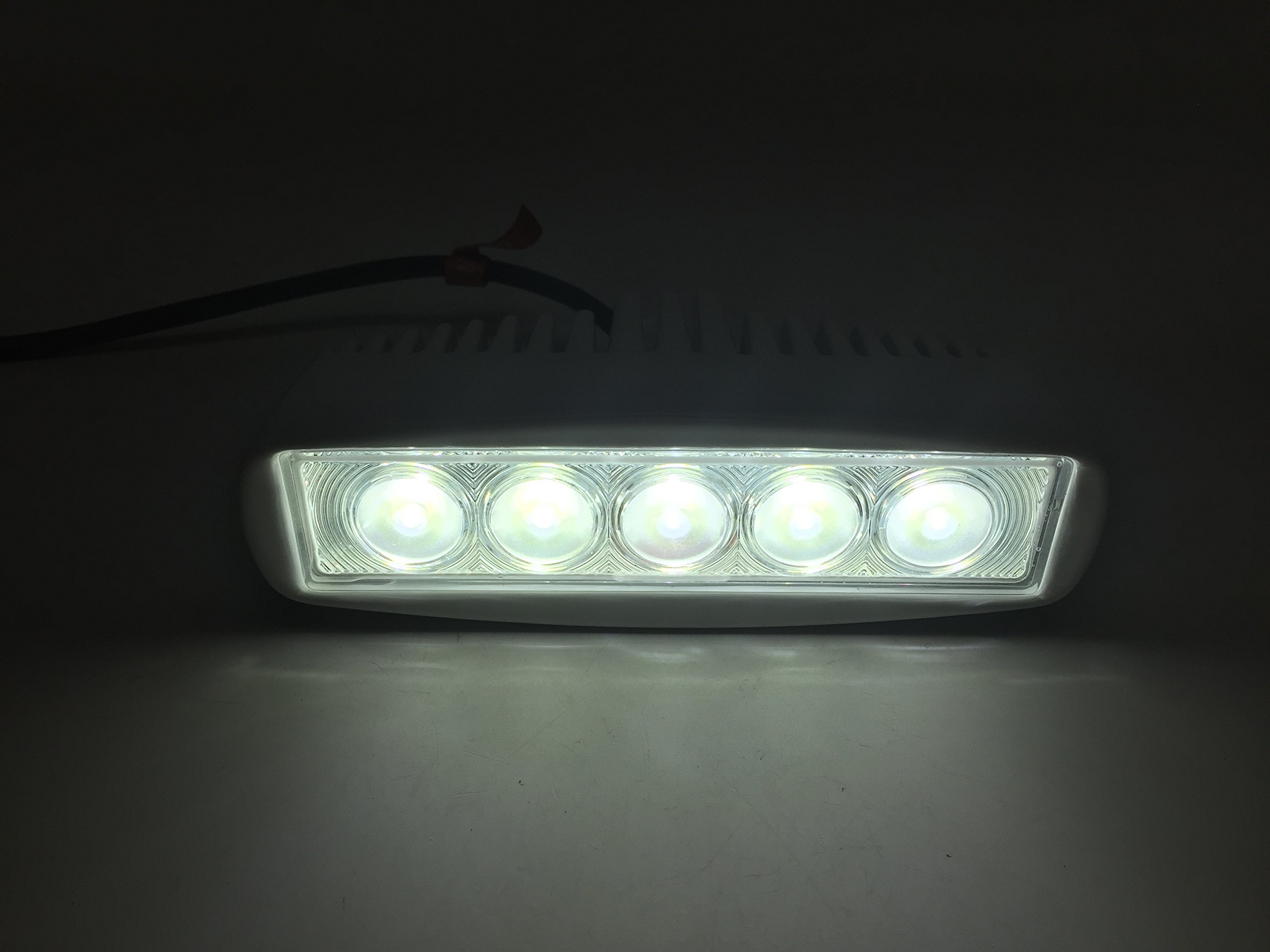 MARINE BOAT TRUCK ATV WHITE FLOODLIGHT BEAM COOL WHITE LED 15W IP67 750LM 60 DEG