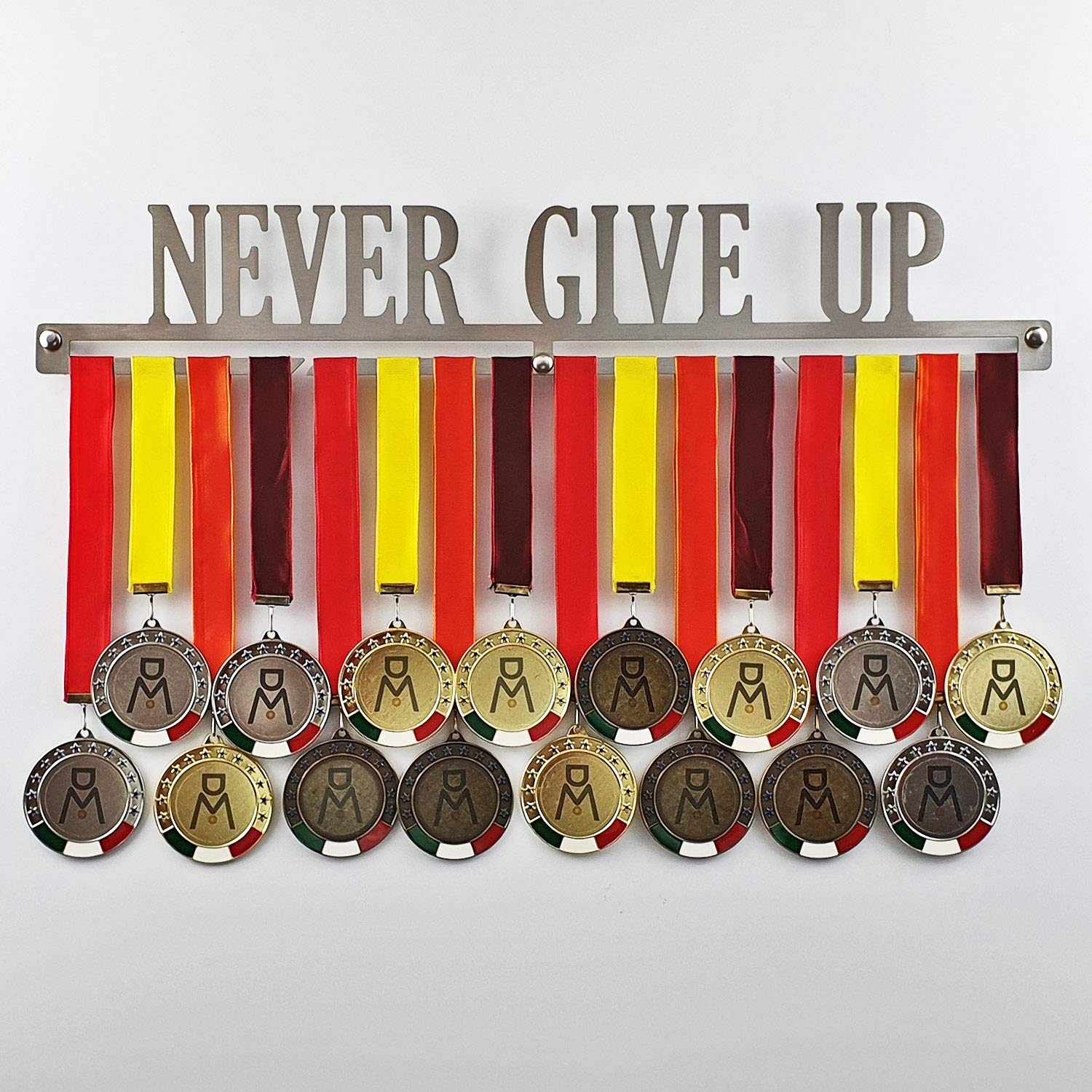 MEDALdisplay Never GIVE UP - Medaillen Aufhänger - Wandhalterung für Sportmedaillen Running, Marathon - Medaillenhalter - Sport Medal Hanger - Gebürsteter Edelstahl - 100% Made in Italy