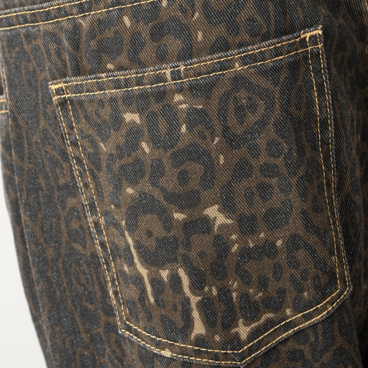Men's Dark Leopard Print Wide Leg Jeans Loose Fit Classic Denim Pants Animal Print Trousers