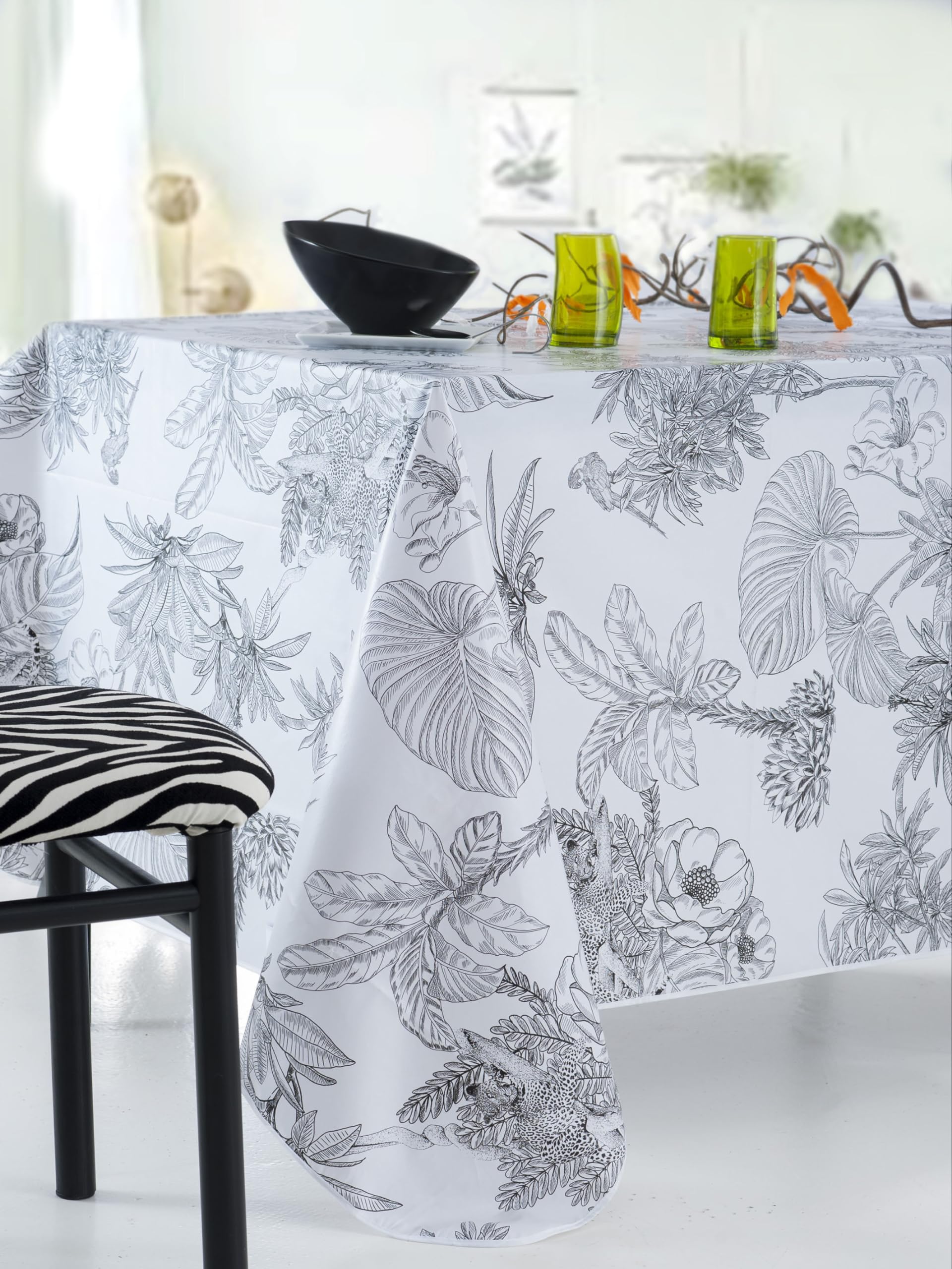 CALITEX Puma Tropical Oilcloth with Bias Finish Round 140 cm