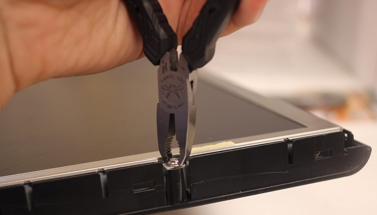 Lіmіtеd Stосk VamPLIERS World’s Best Pliers. 5” Mini ESD Safe Screw Extraction Pliers. Great for I.T., iPhone, Mac & PC, or Any Electronic Repair. Made in Japan. Hоlіdау Dеаlѕ 🛒 VamPLIERS World’s Best Pliers. 5” Mini ESD Safe Screw Extraction Pliers. Great for I.T., iPhone, Mac & PC, or Any Electronic Repair. Made in Japan.