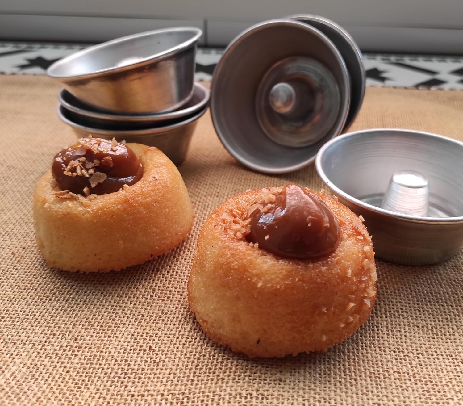 Mali's 43108, Mini Savarins and Babas Moulds, Set of 6 Mini Moulds, Diameter 7 cm x H 2.8 cm, Aluminium