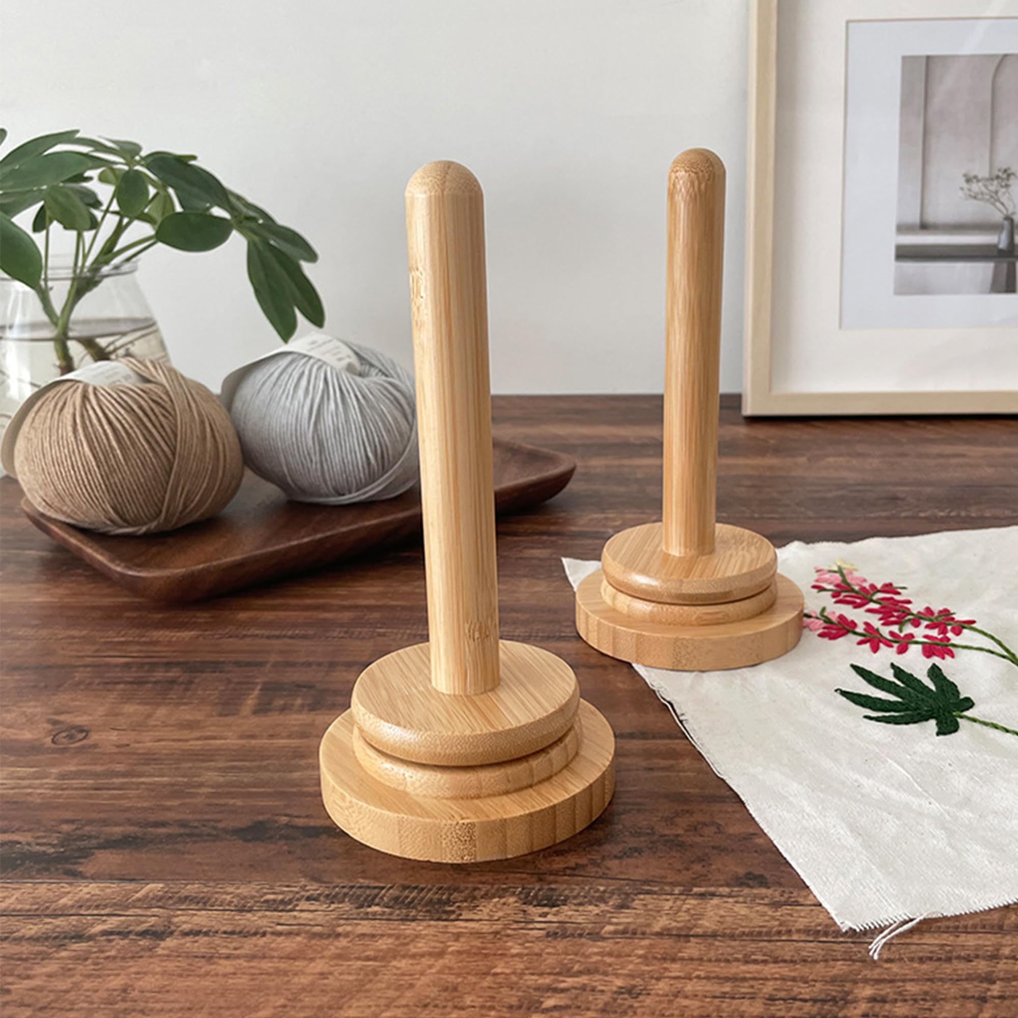 SUQ 2PCS Drewniane wełna rozwijacze, uchwytnik przędzy wełna okrągła wełna winder obrotowy uchwytnik wełny uchwytnik kulkowy dla entuzjastów szycia DIY, dozownik przędzy do dzielania i dziania
