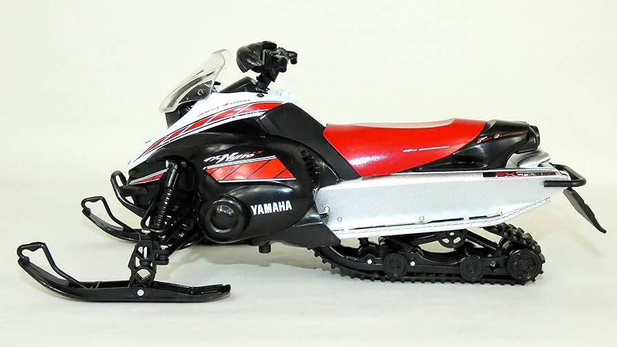 Amazon.com: New-Ray Toys Yamaha FX Snowmobile : Toys & Games