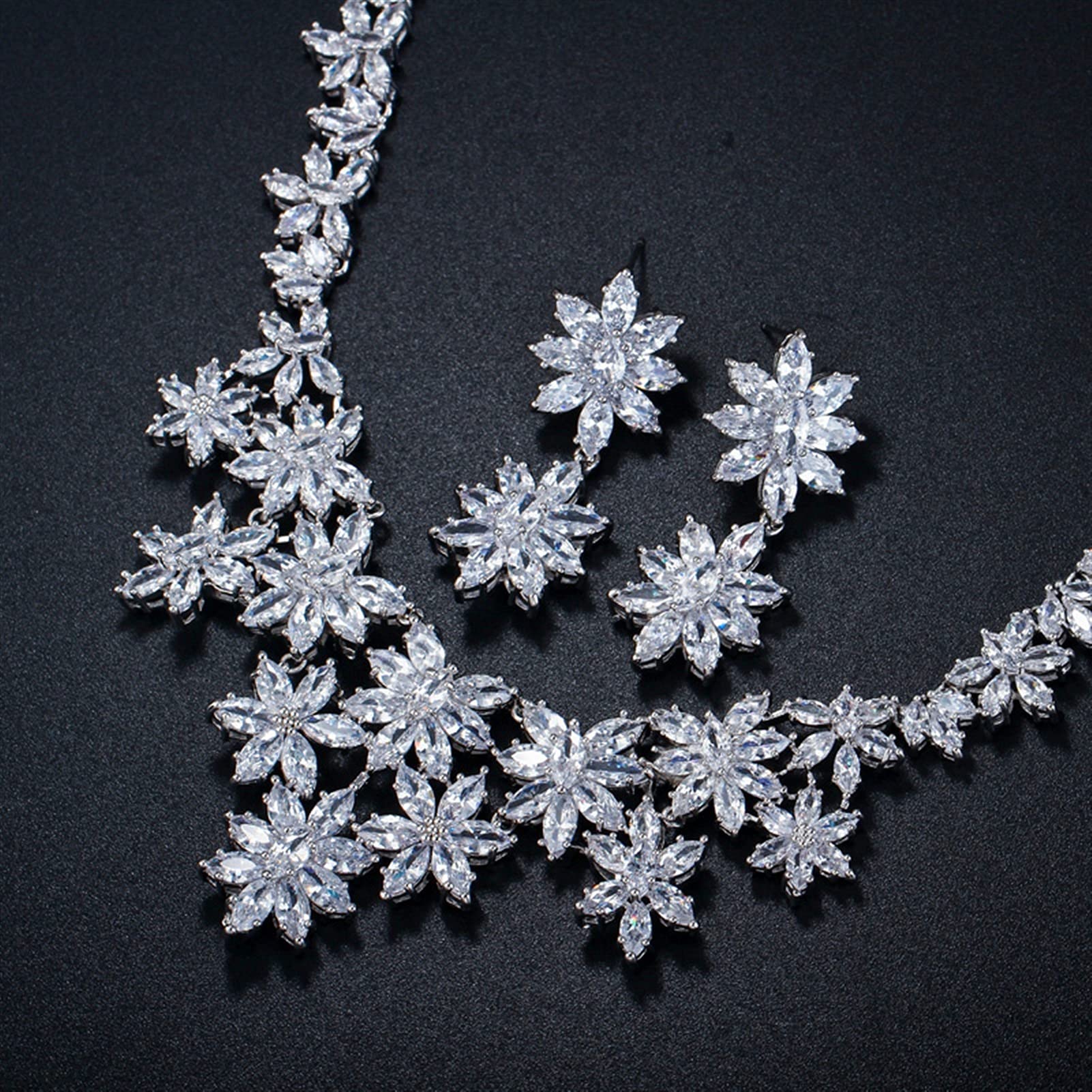 Set di Gioielli da Sposa con Collana e Orecchini da Sposa con Fiori Grandi in zirconi Color Oro Bianco