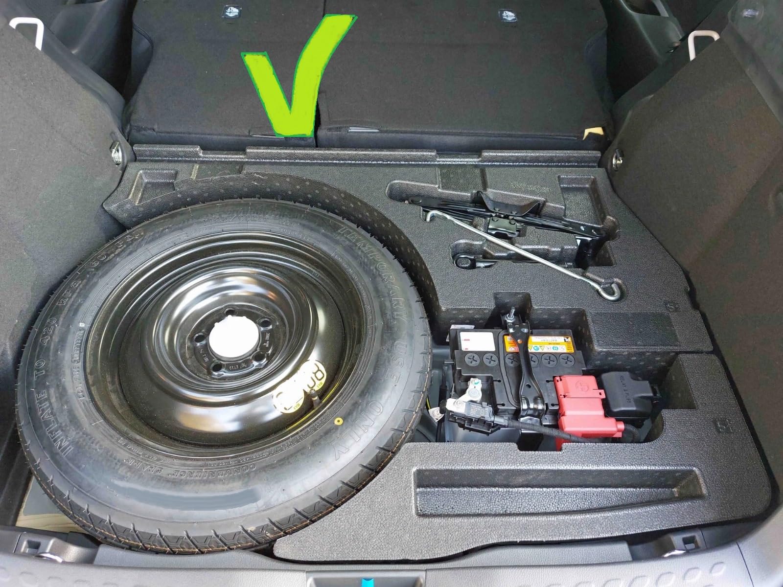 Kit Ruotino di Scorta 18" compatibile con Toyota C-HR con Cric, Chiave, Vite, Guanti e Sacca