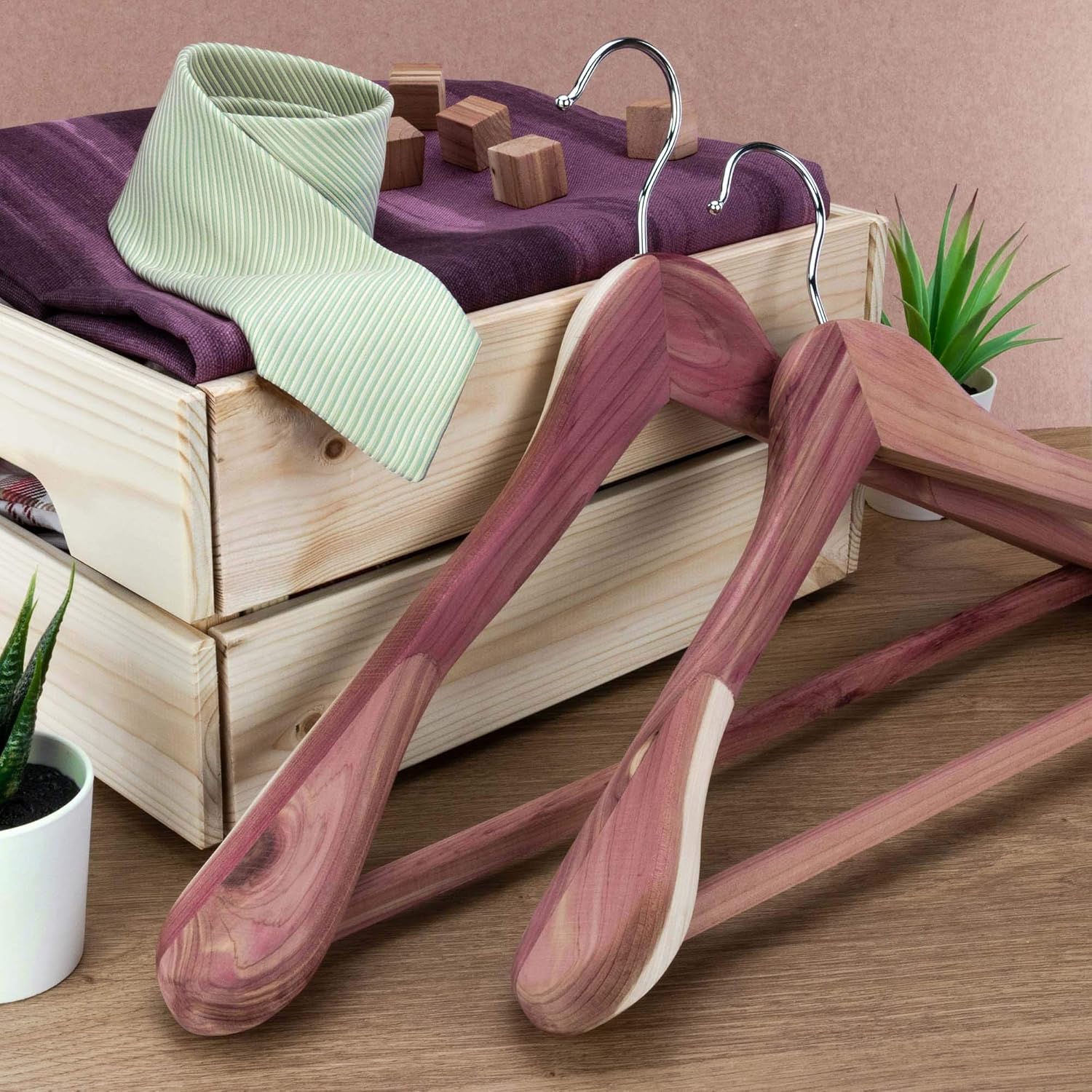 HANGERWORLD 5 Cedar Wood 17.7inch Suit Hangers with Broad Shoulders and Non-Slip Ridged Trouser Bar