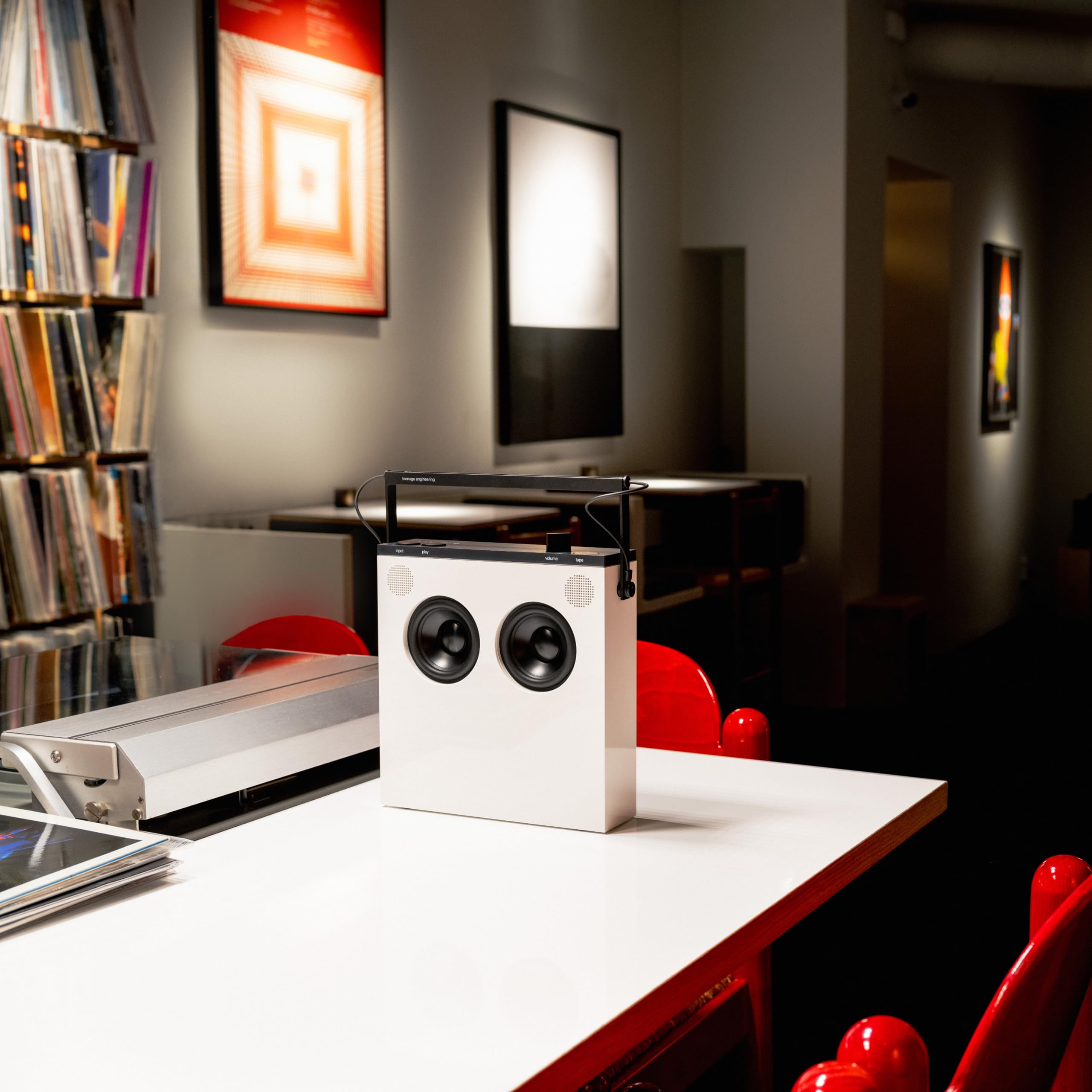 【美品】Teenage Engineering OB-４ ホワイト Teenage Engineering OB-4 White – United States