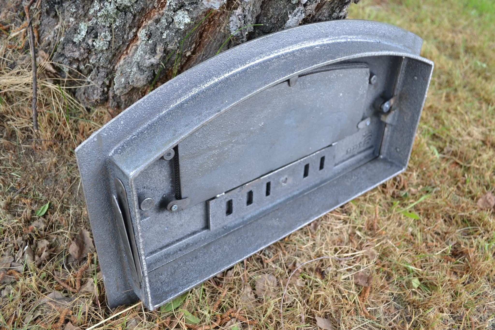 SEZAM Backofentür aus Gusseisen mit Luftregulierung, nach rechts öffnend, Pizzaofentür - Brotofen - Steinofentür, 48,5 x 6,5 x 27,5 cm - halbrund, ohne Bemalung