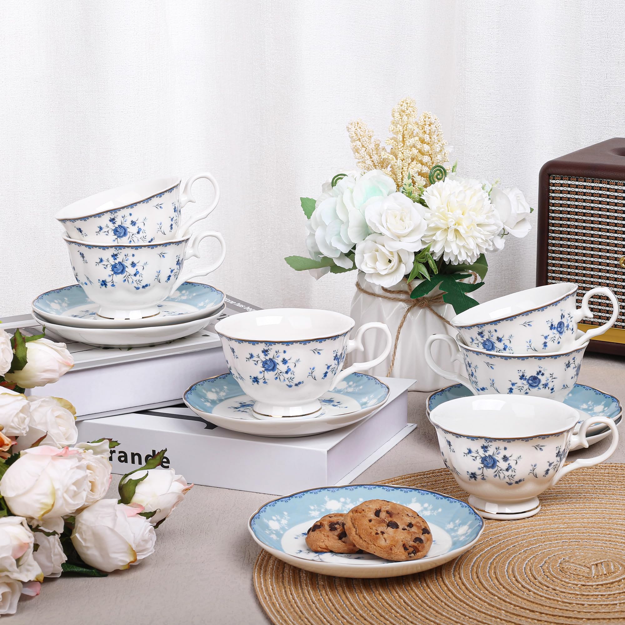 fanquare Lot de 6 Tasses à Thé Bleues à Fleurs et Soucoupes, élégantes Tasses à Café en Porcelaine Britannique, Tasses à Thé pour Femmes Adultes 150 ml