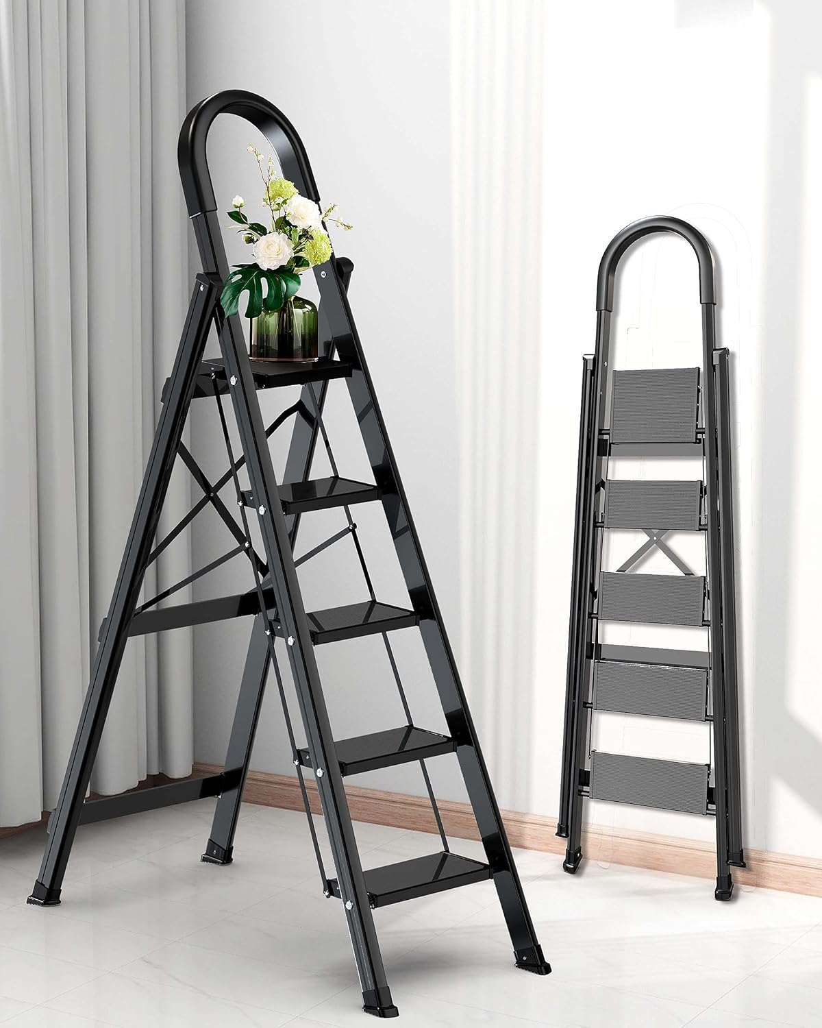 Folding 5-step ladder with anti-slip pedals and handgrip