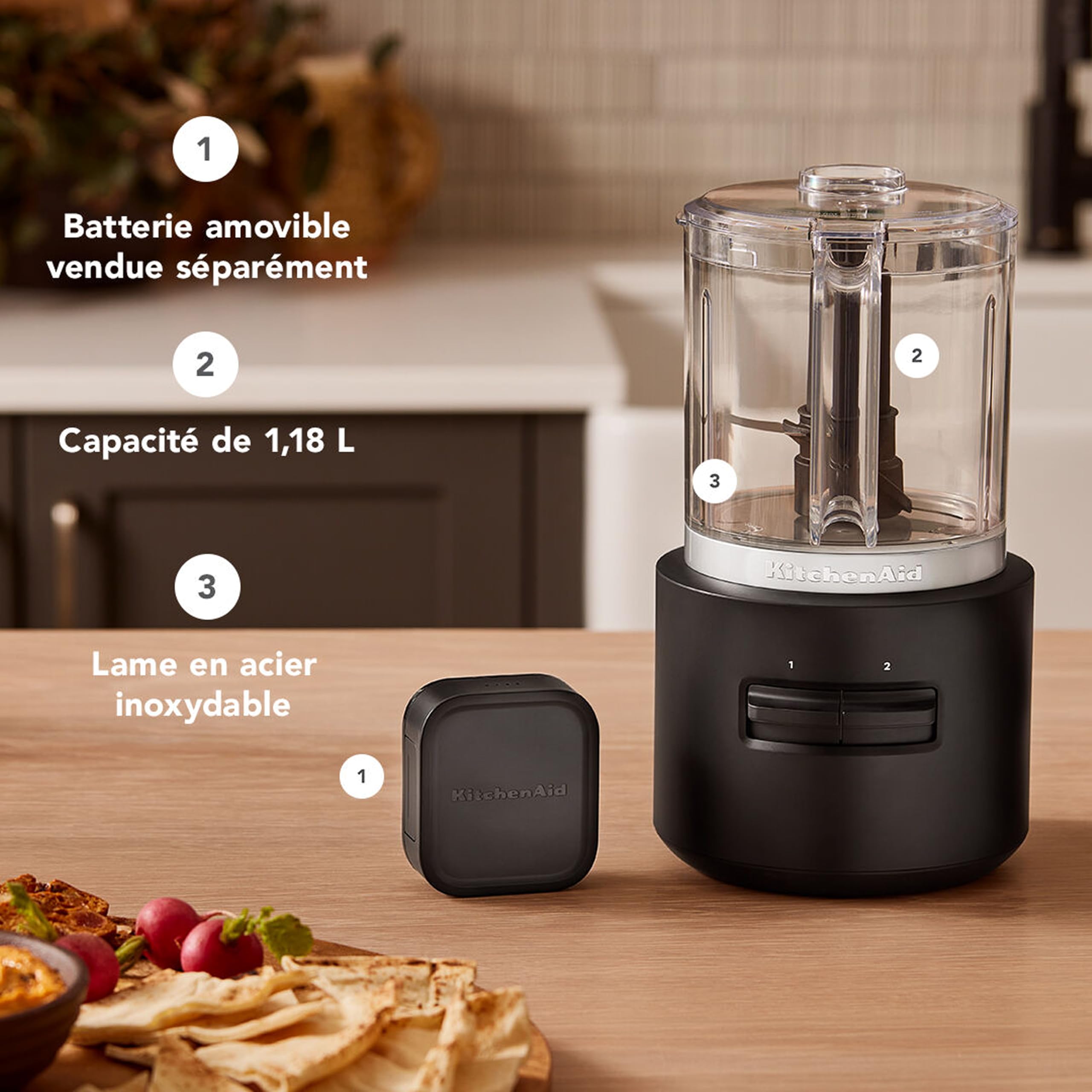 Kitchenaid Hachoir sans fil - Go Cordless - Mini robot culinaire portable pour hacher ou purer des fruits, légumes et herbs - 2 Vitesses et pulse - Lame et fouet - 1,18 L - Noir - Sans batterie