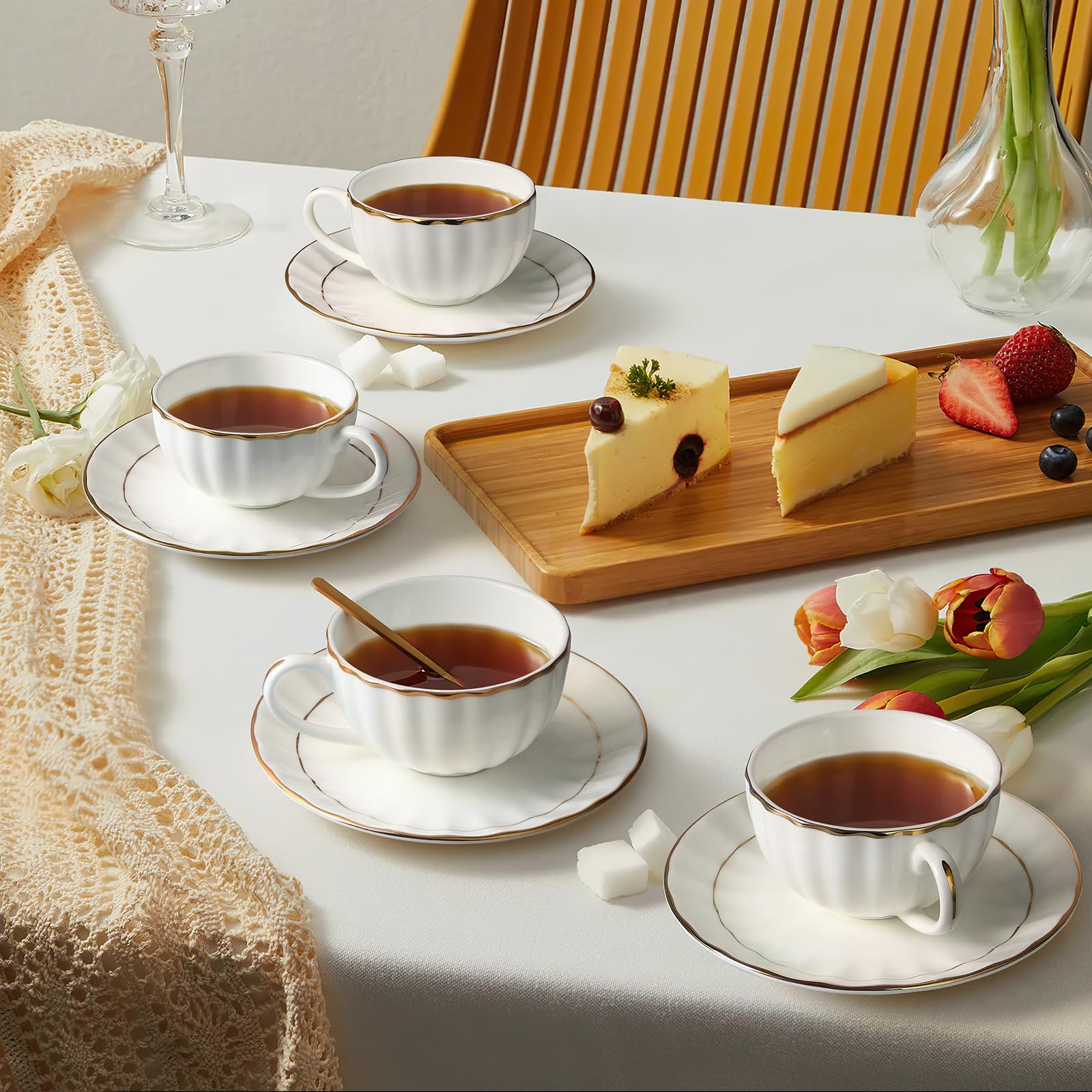 IQCWOOD Tasse à thé et soucoupes de 173 ml avec bordure dorée, tasse à thé en porcelaine anglaise pour café, cappuccino, expresso pour fête, café, maison, cadeau de fête des mères (blanc)